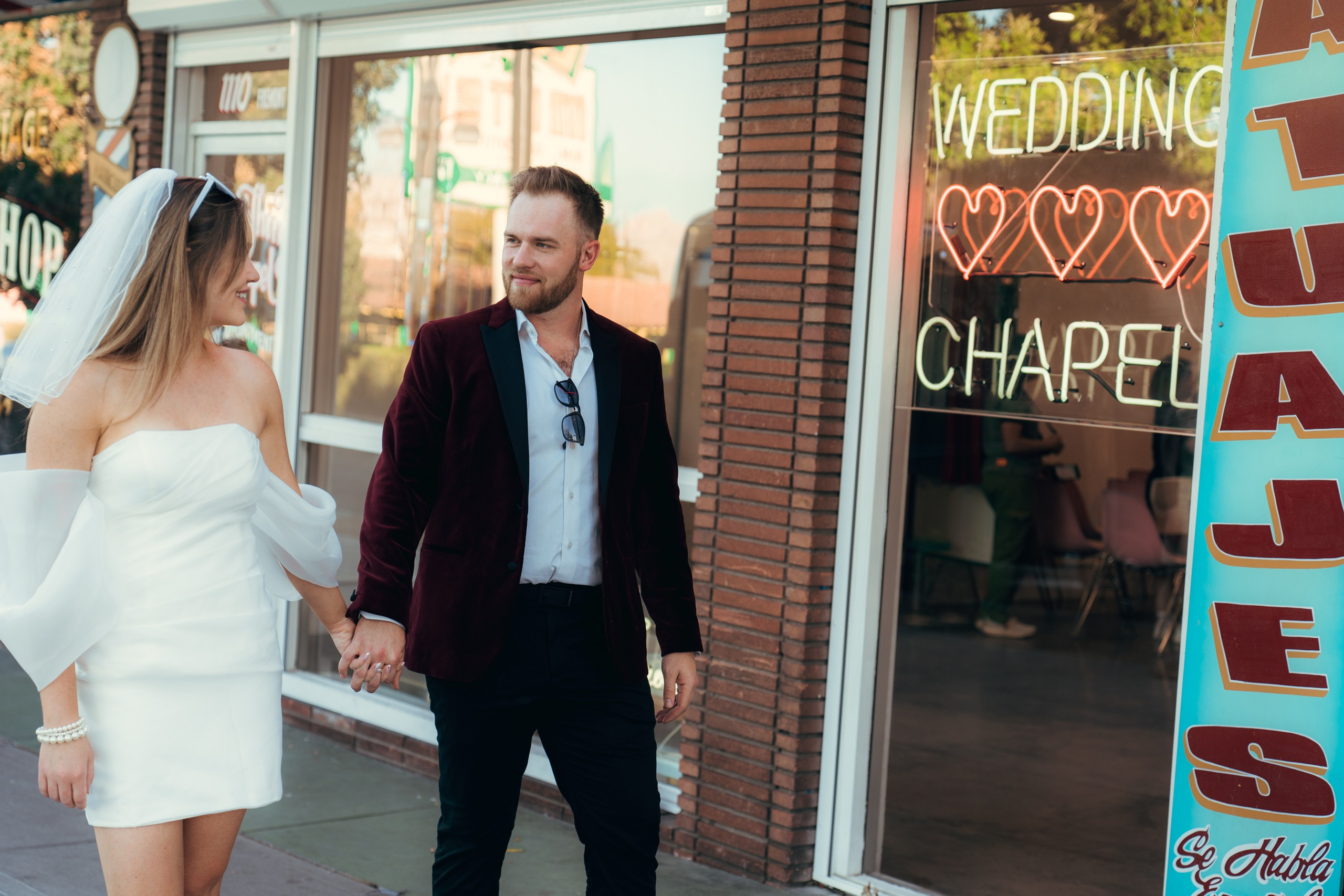 Madison&Ryan. Wedding & elopement photographer Viktoriya Kravtsov. Las Vegas