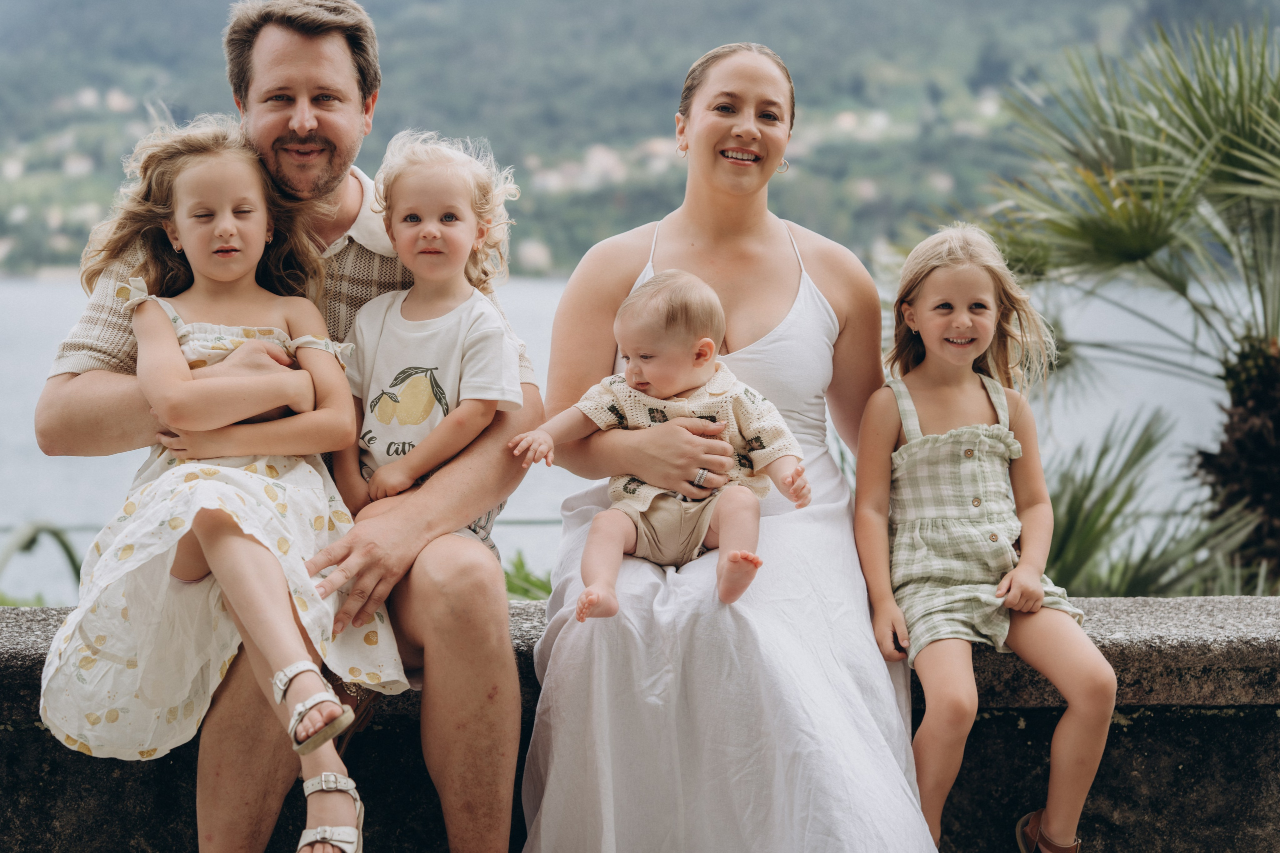 Family moments in Como Lake. PHOTOGRAPHER IN ITALY