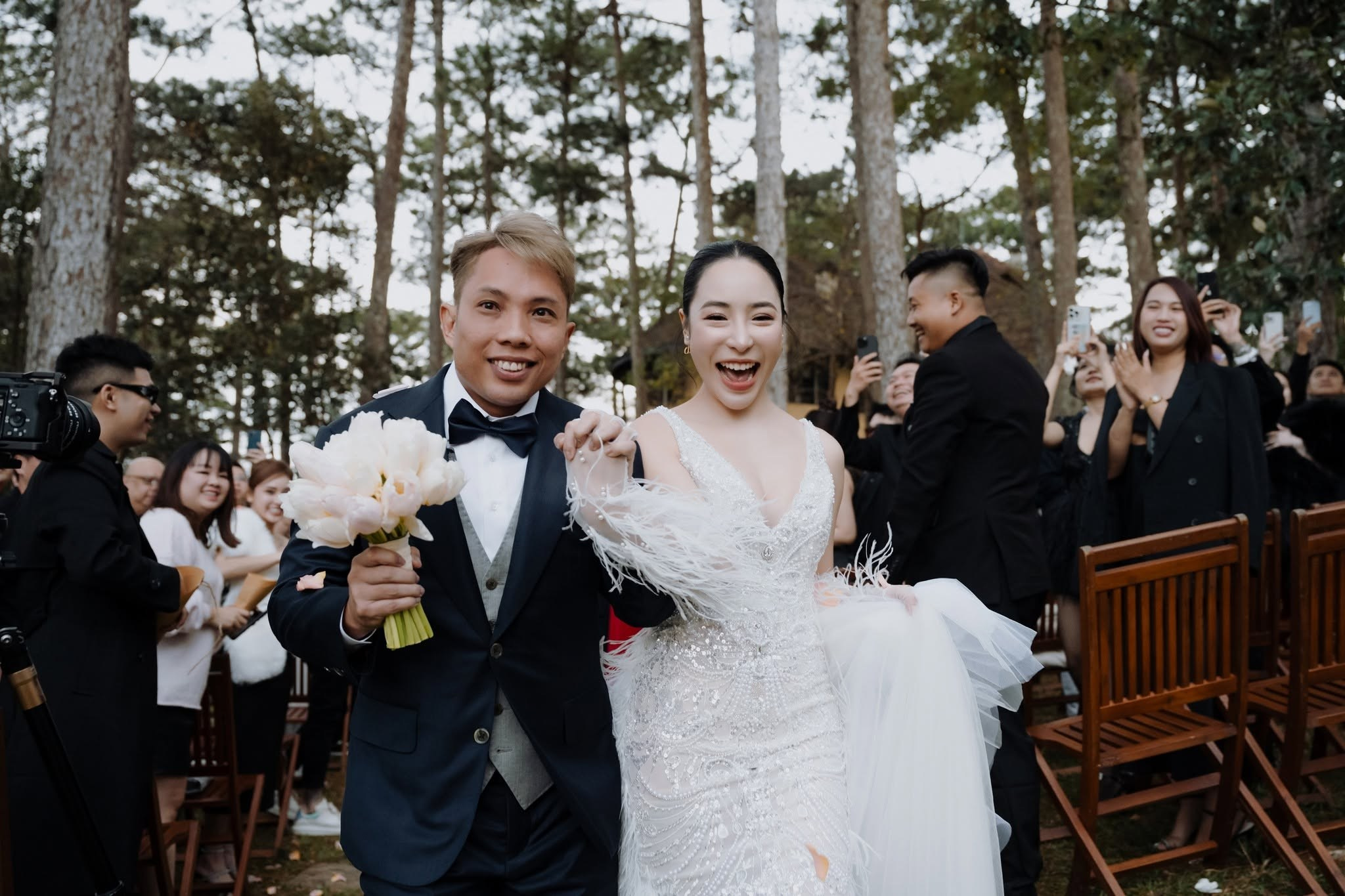 𝐃𝐄𝐍𝐍𝐈𝐒 ⓐⓝⓓ 𝐓𝐈𝐍𝐘/Destination Wedding. Nhiếp ảnh gia đám cưới hàng đầu tại Thành Phố Hồ Chí Minh