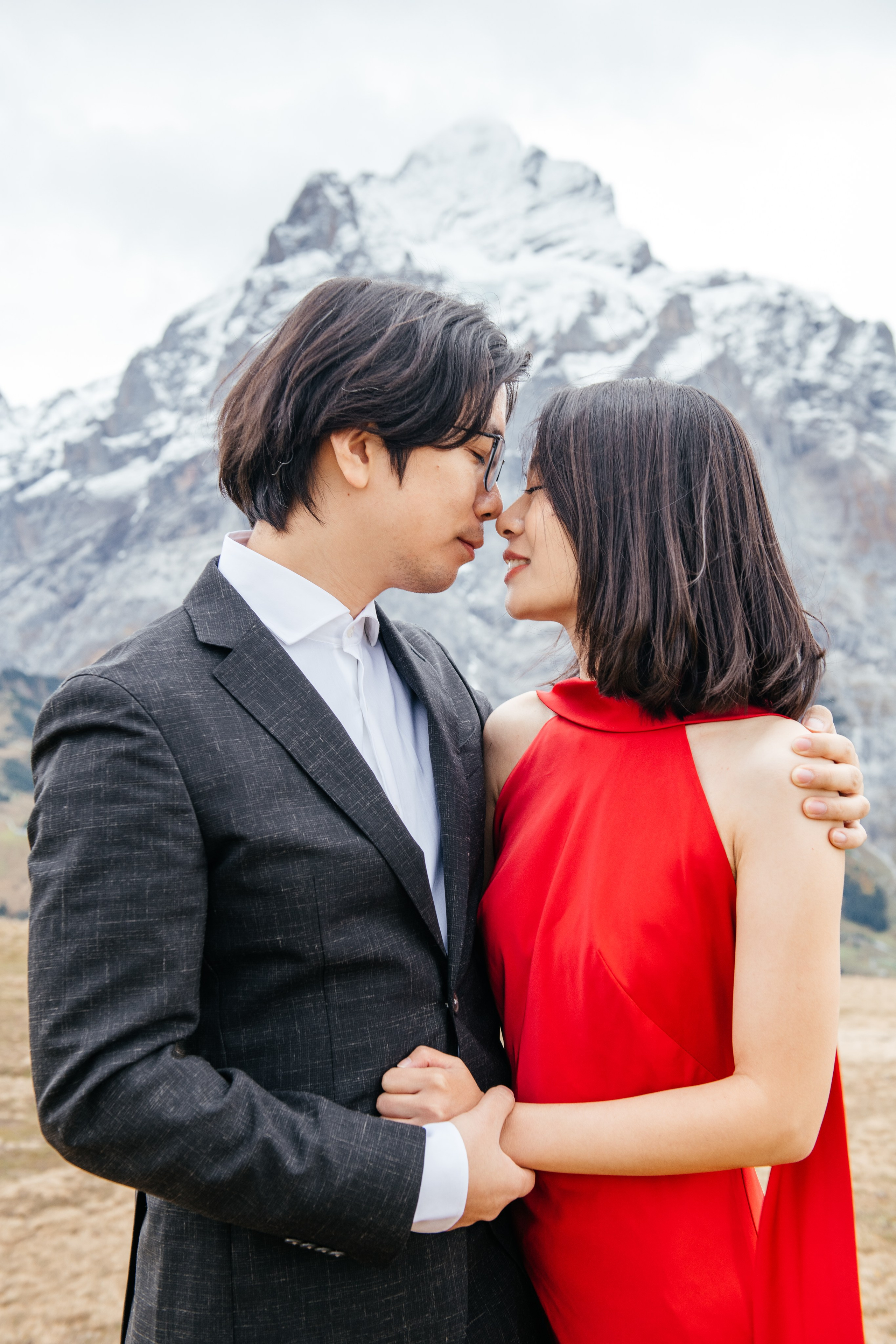 Kaiwen & Xiaoming Grindelwald, Switzerland. I am Elena Altendorfer. Wedding photographer in Zurich and Switzerland