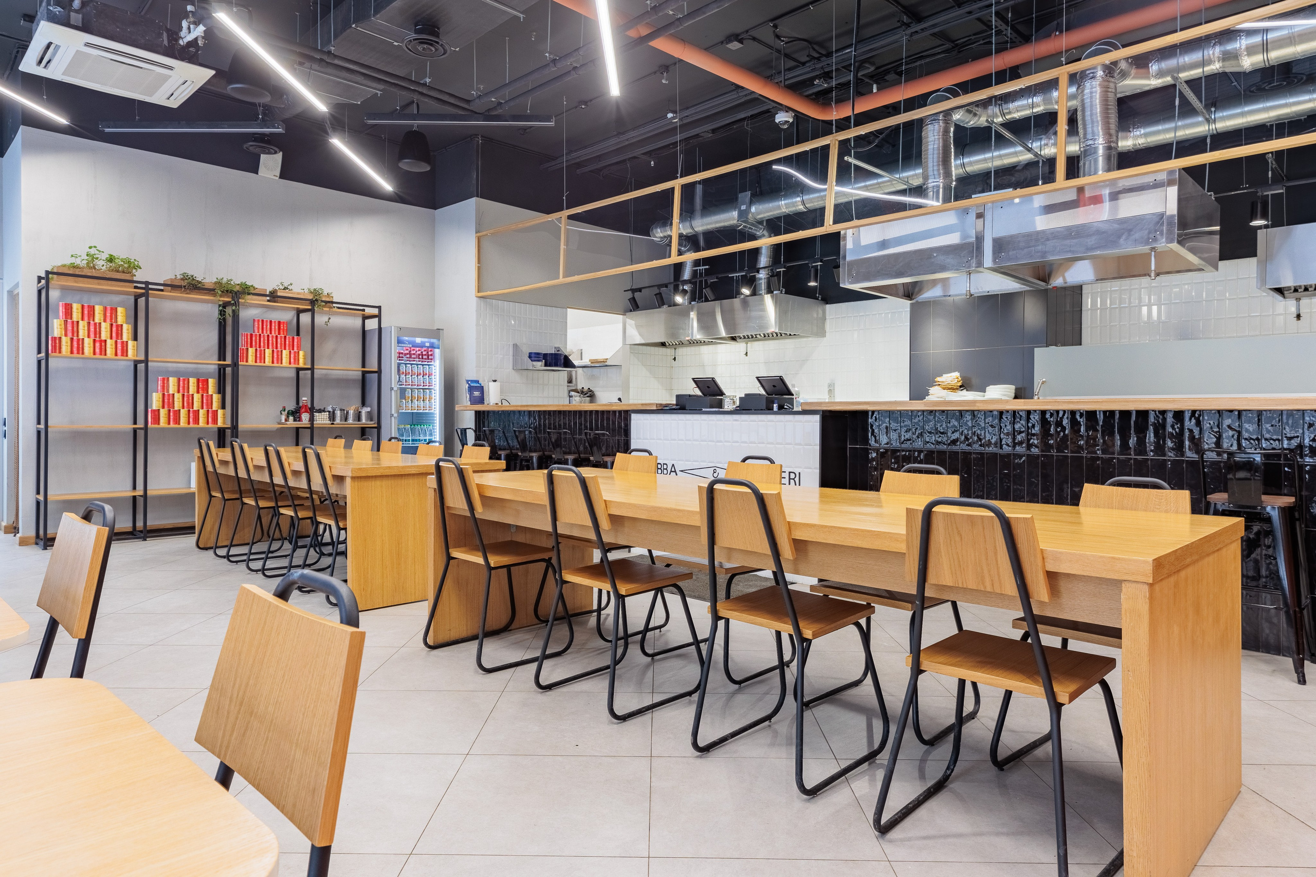 Интерьеры кафе ресторанов на балканах, черногория 