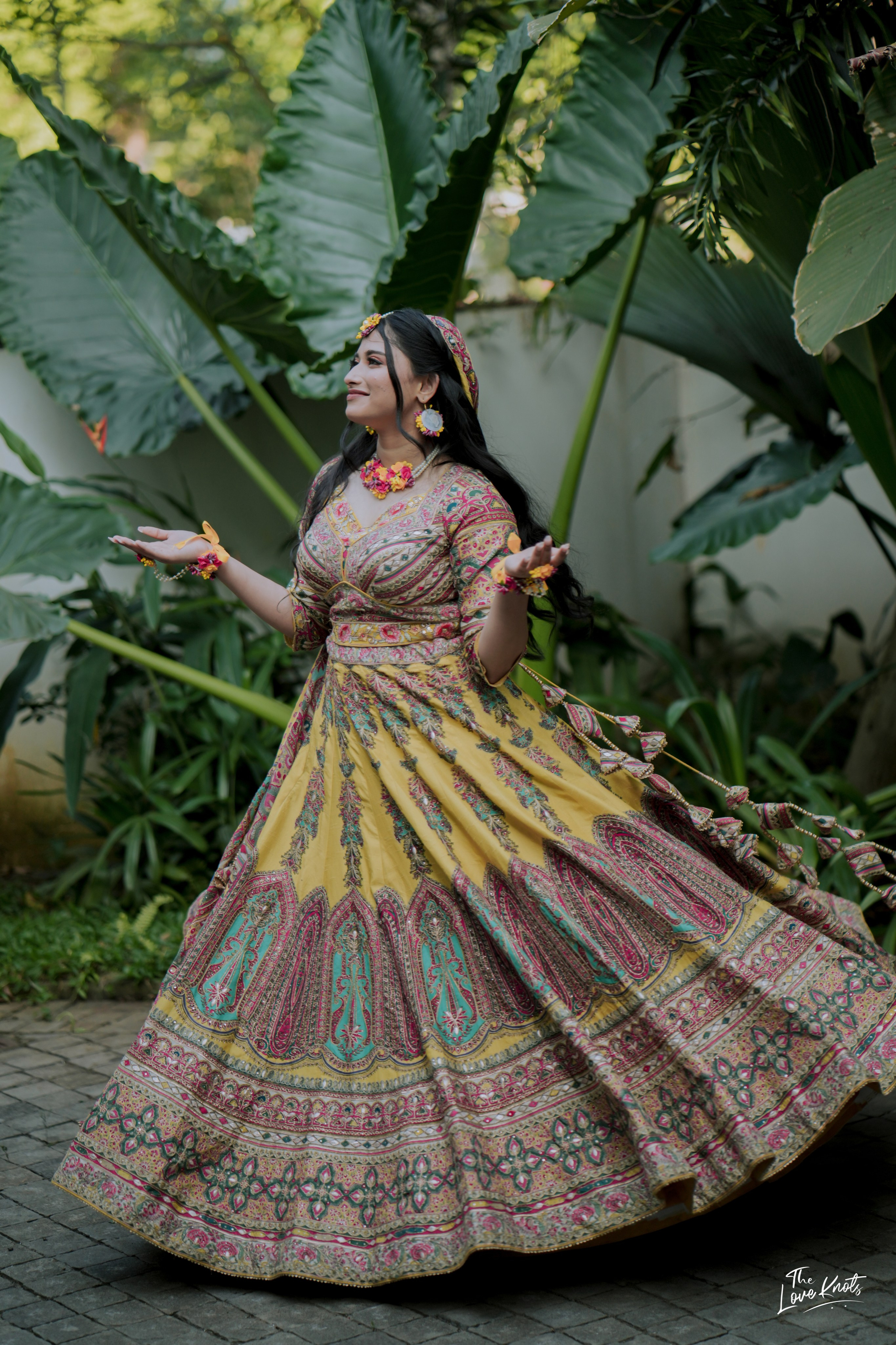 SHAHANA. Theloveknots