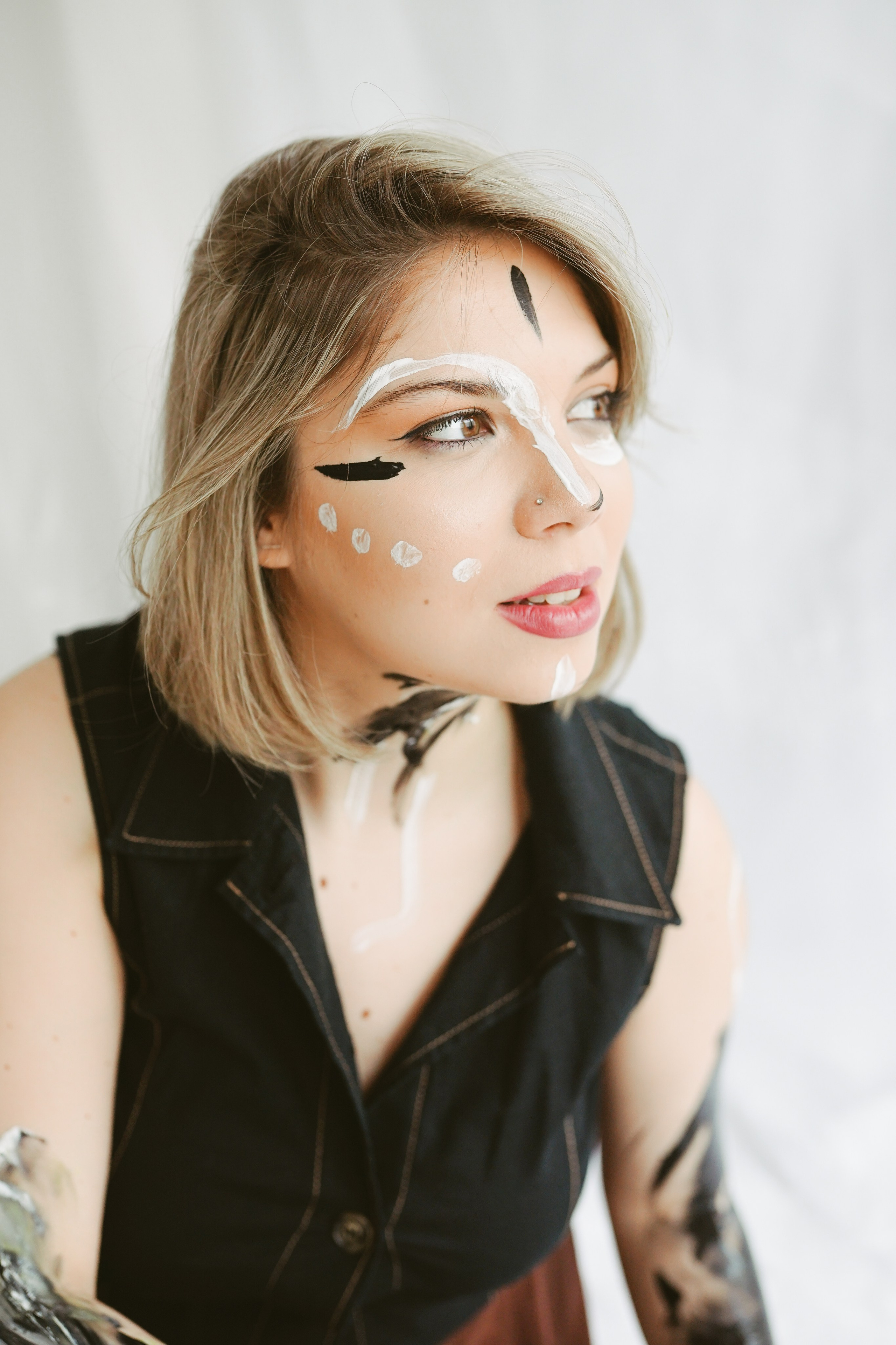 Fotografie de Portret Brașov | Artist Mădălina Beda. Madalina Beda- Artist vizual, fotograf, doula la nastere, consultant babywearing Brasov si in toata tara