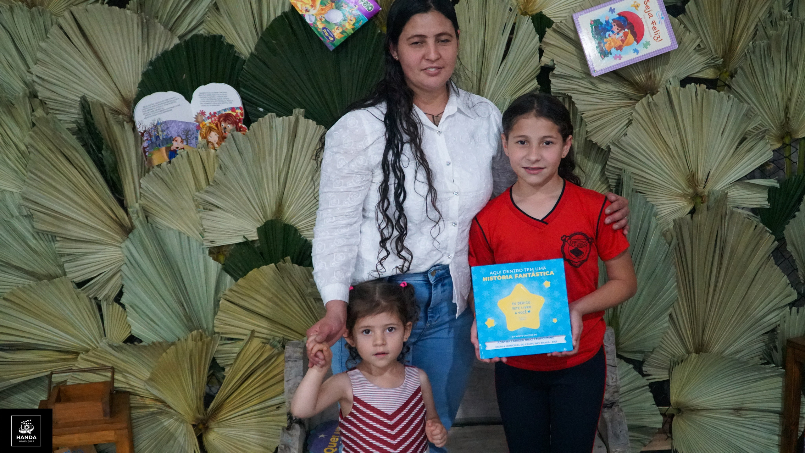 Noite autógrafos colégio Aurélio Buarque de Holanda. Handa Produções