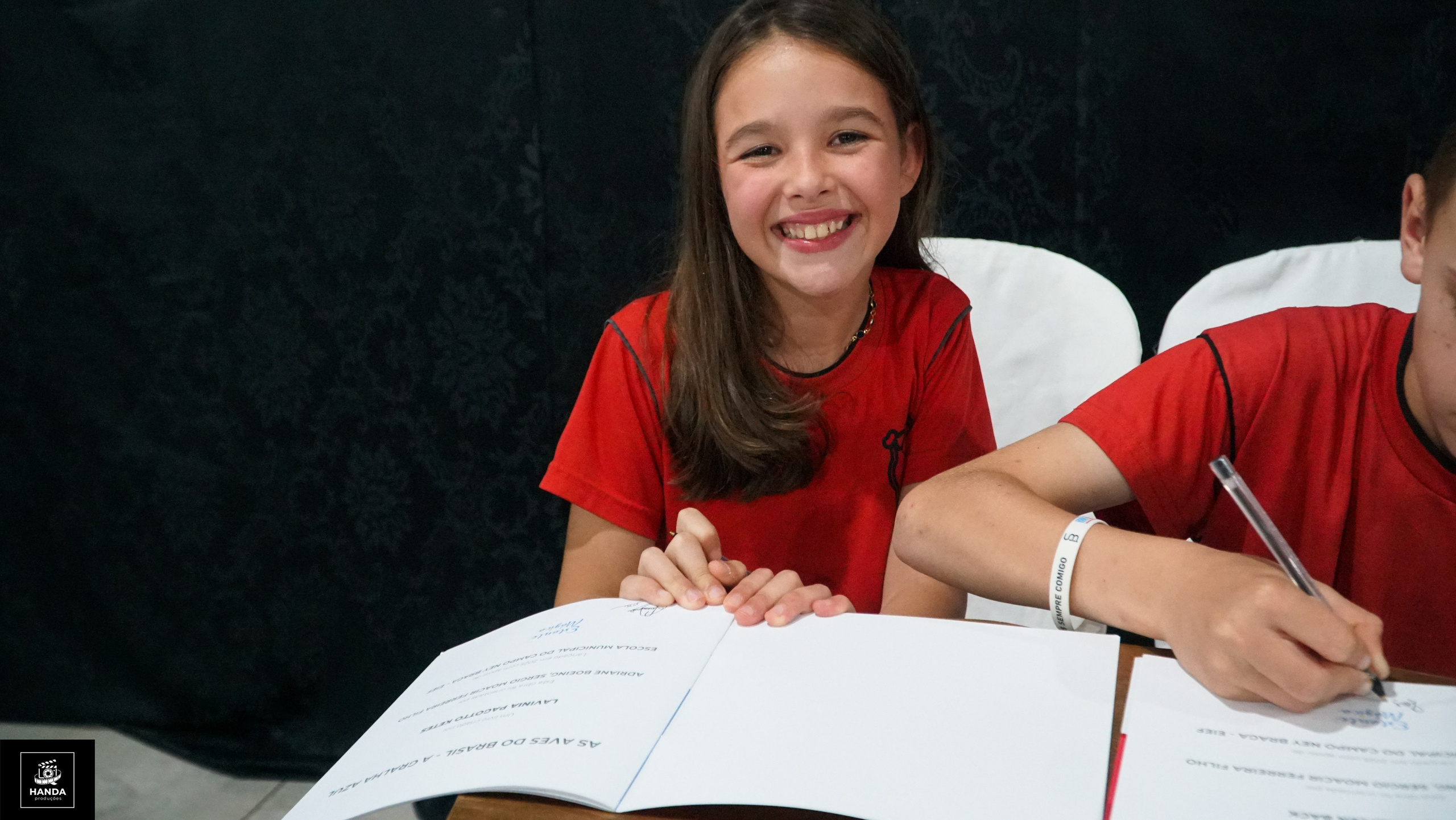 Noite autógrafos colégio Aurélio Buarque de Holanda. Handa Produções