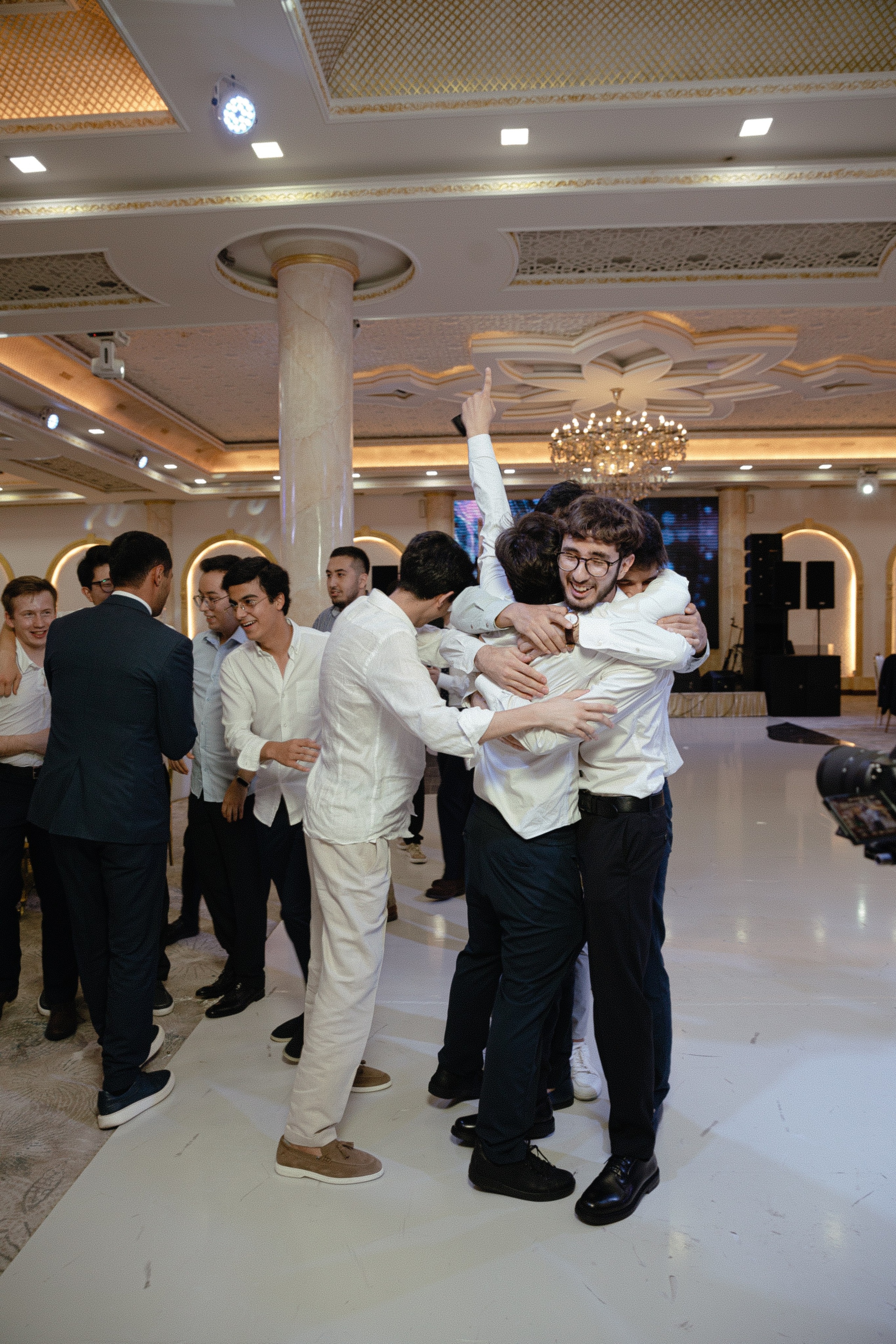 Botir & Zukhra. Главная