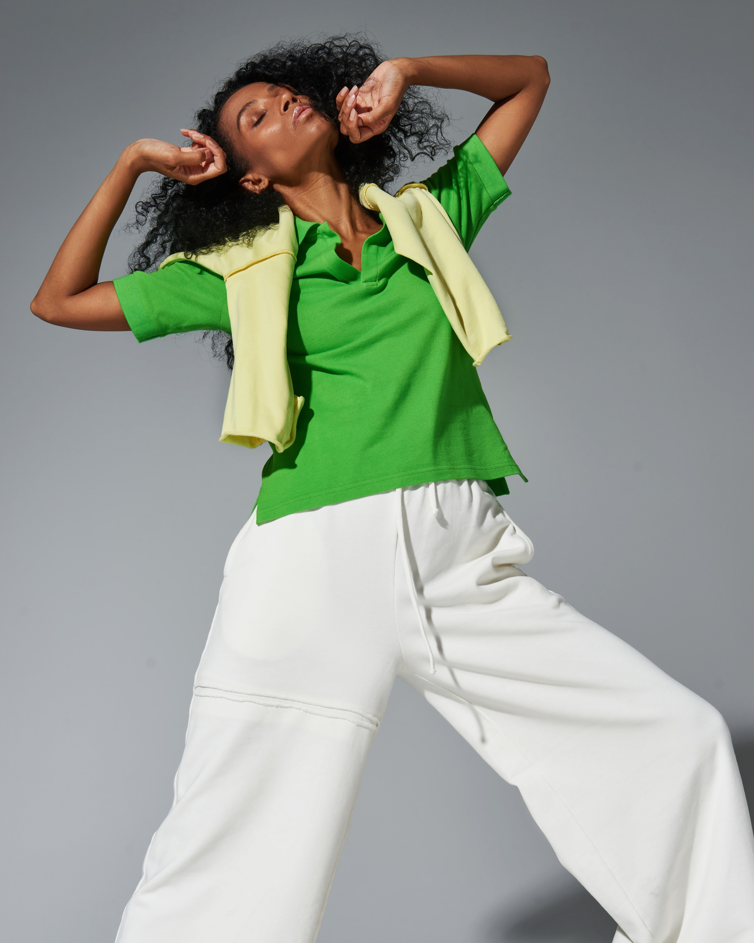 A Trois Epingles. Minimalist brand photographer & videographer | Raw sincerity. Pure Form