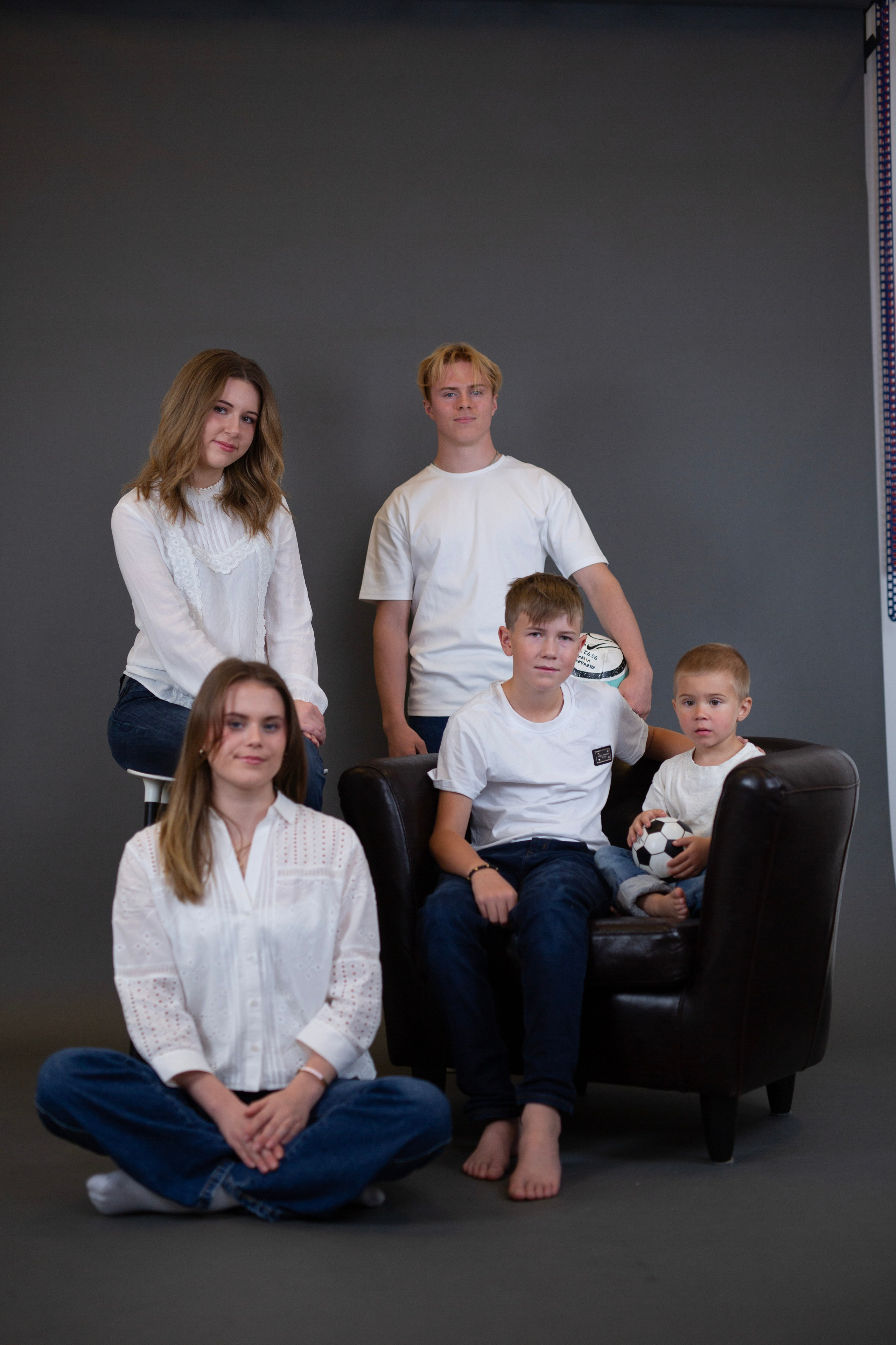 Kusiner. Family and real state photographer in Haugesund Dina Vikra