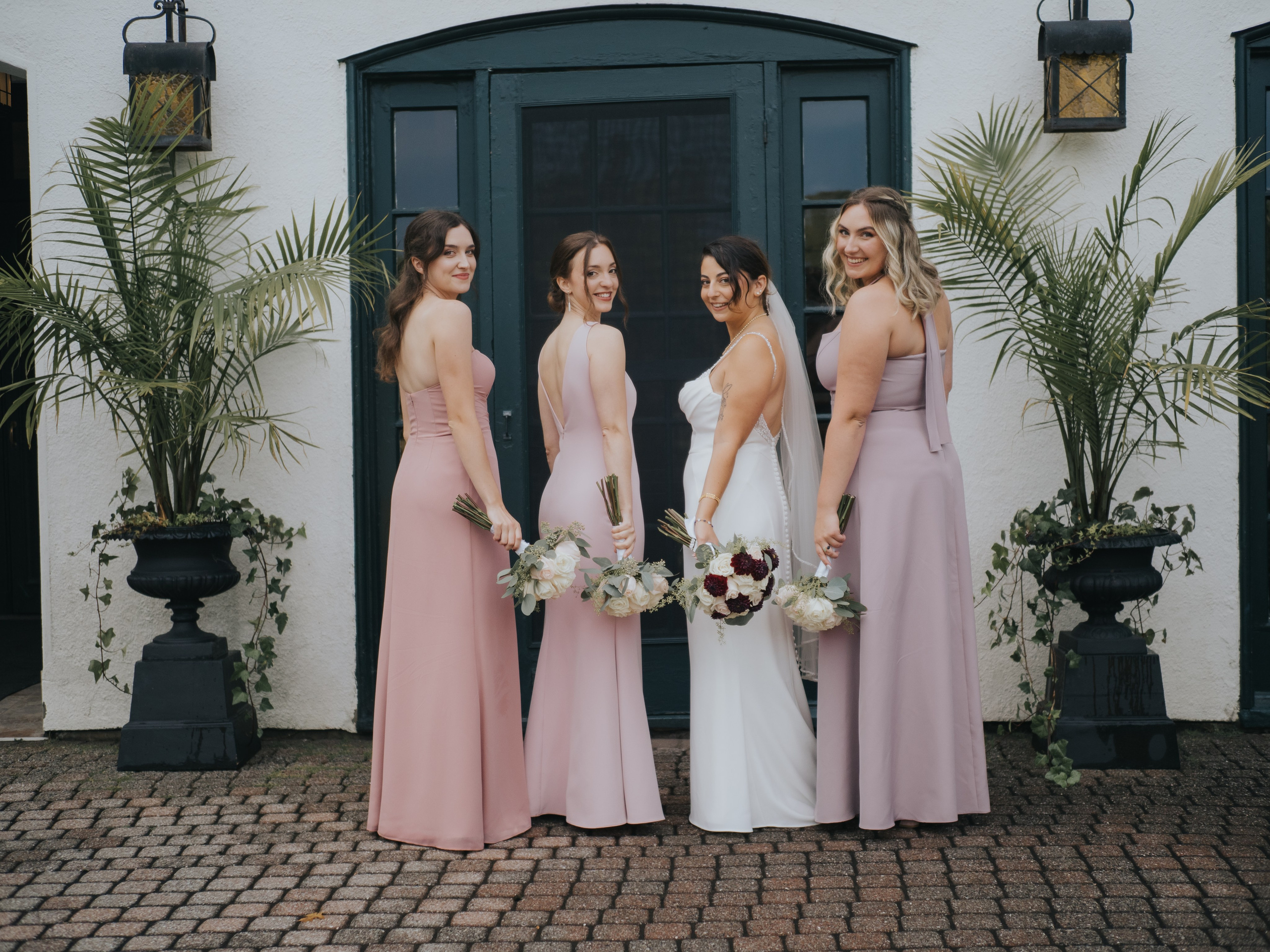 Wedding of Cassandra and Loïc in Beaconsfield, Montreal. Wedding and Family Photography Montreal Muriel Oe Photo