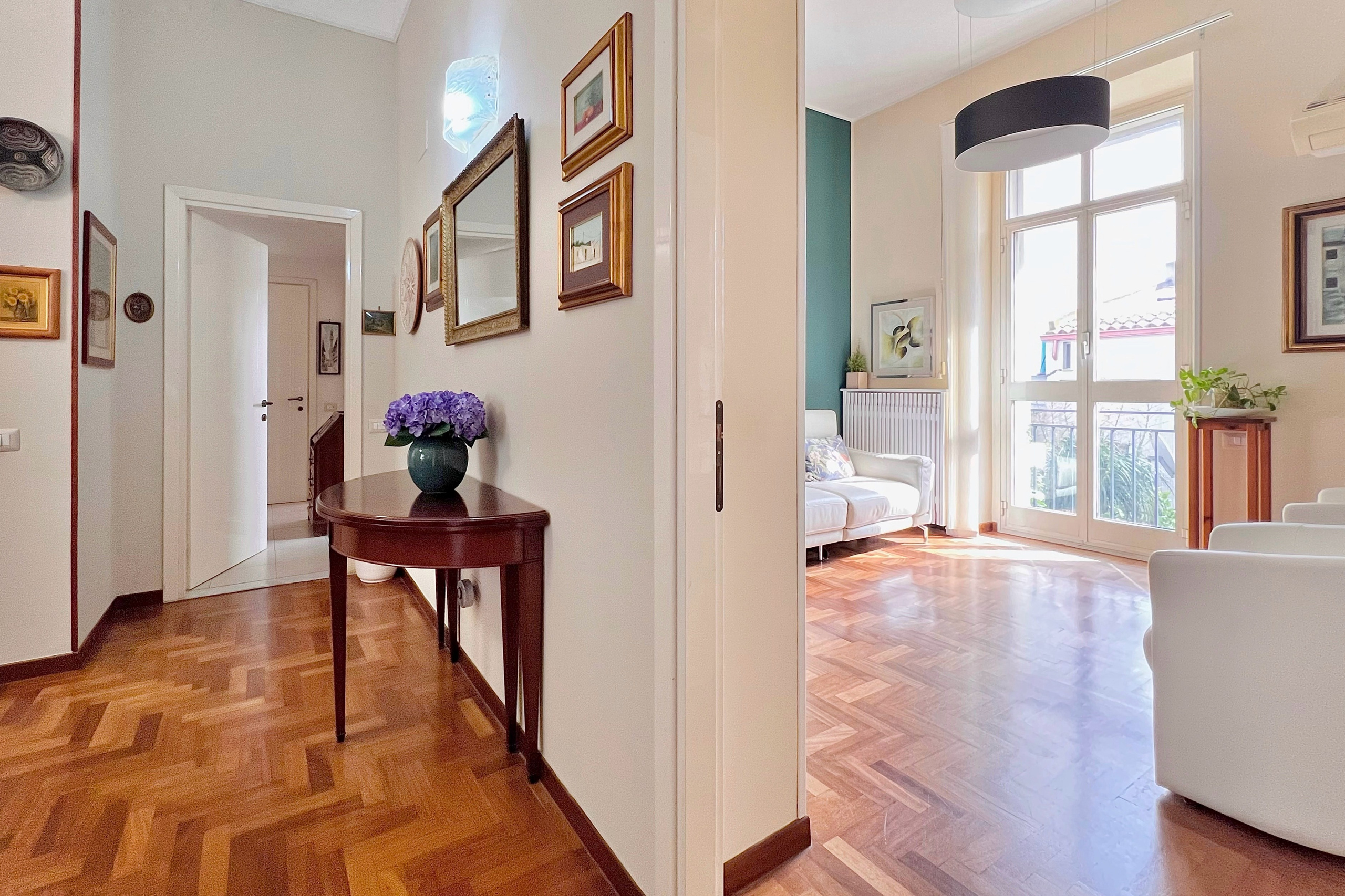 Appartamento in vendita. Eugenia Murru. Fotografa d’interni in Sardegna specializzata in case vacanza, affitti brevi. Foto naturali per Airbnb, Immobiliare in 48 ore