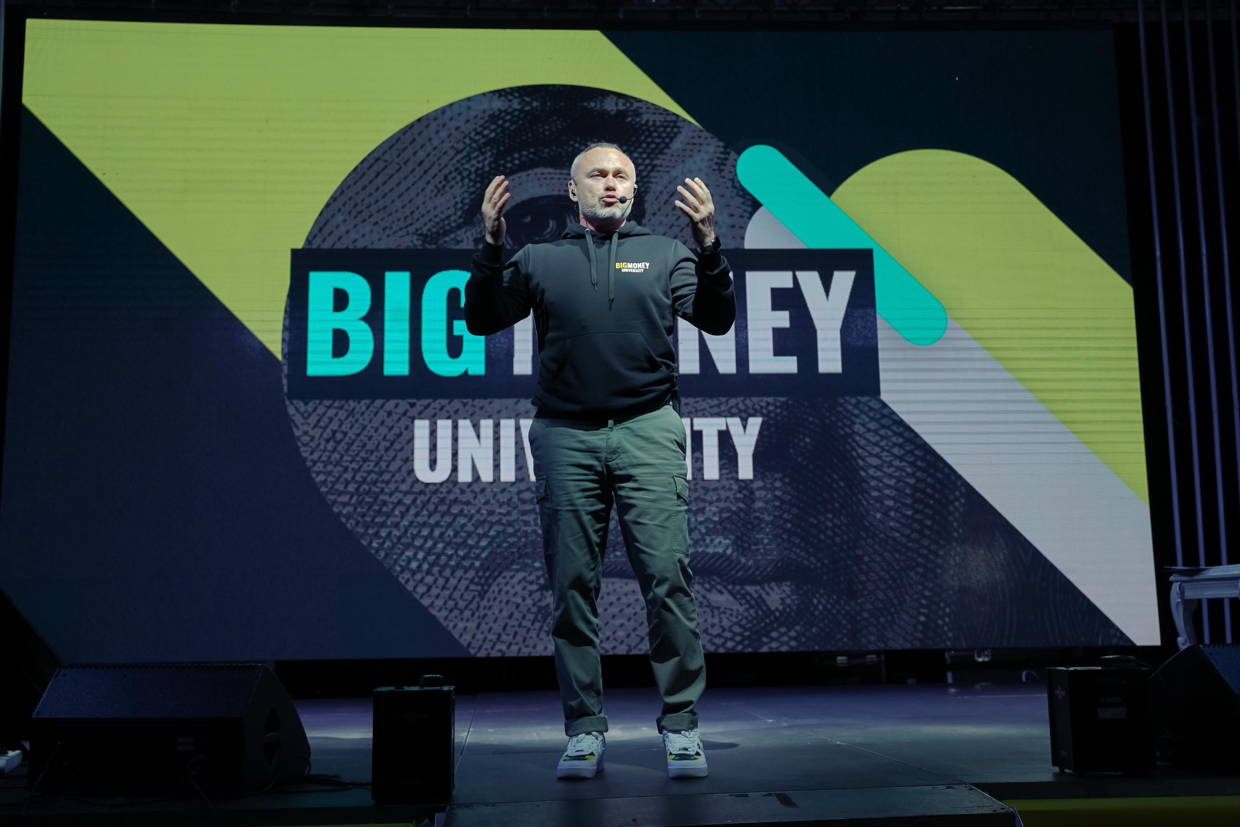 Business forum. Toktonaliev.com.kg, Семейный и детский фотограф в Бишкеке