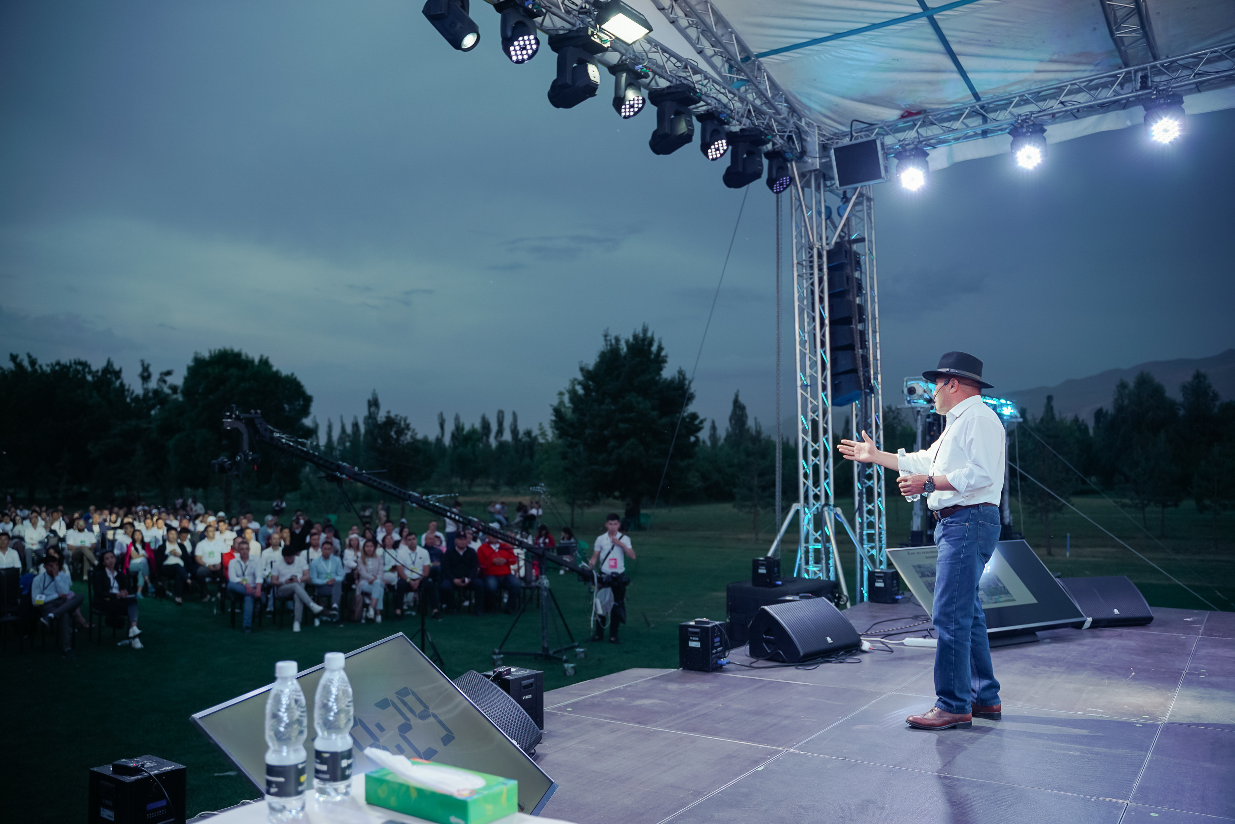 Business forum. Toktonaliev.com.kg, Семейный и детский фотограф в Бишкеке