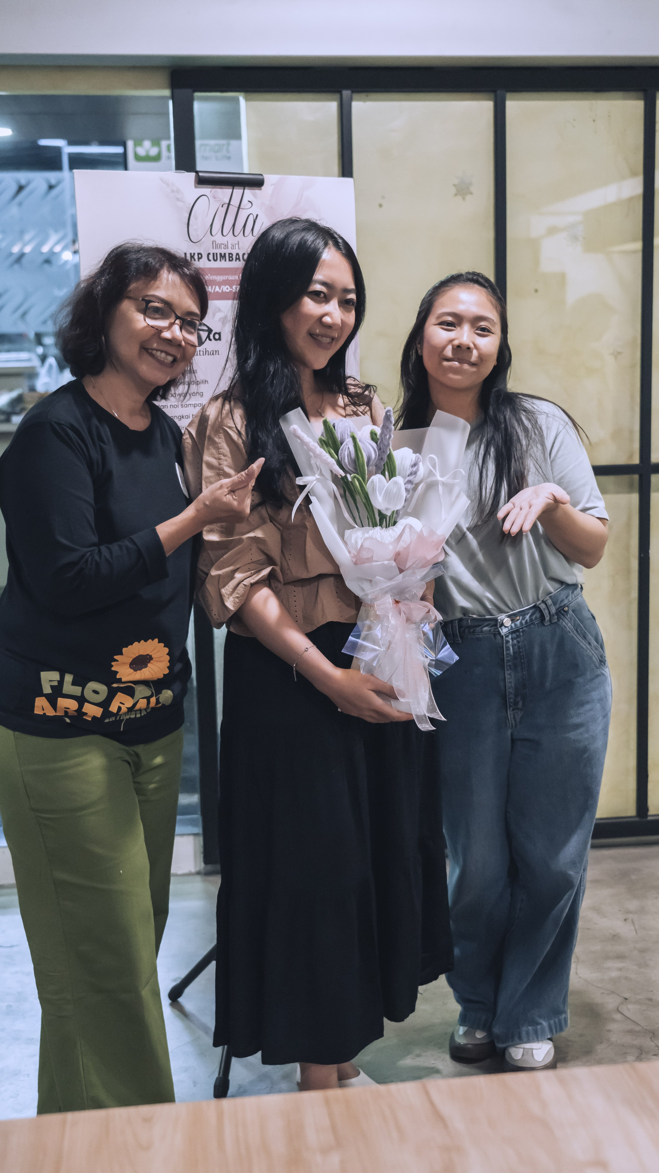 Pipe Cleaner Flower Workshop. Aro Salaka Event Photography