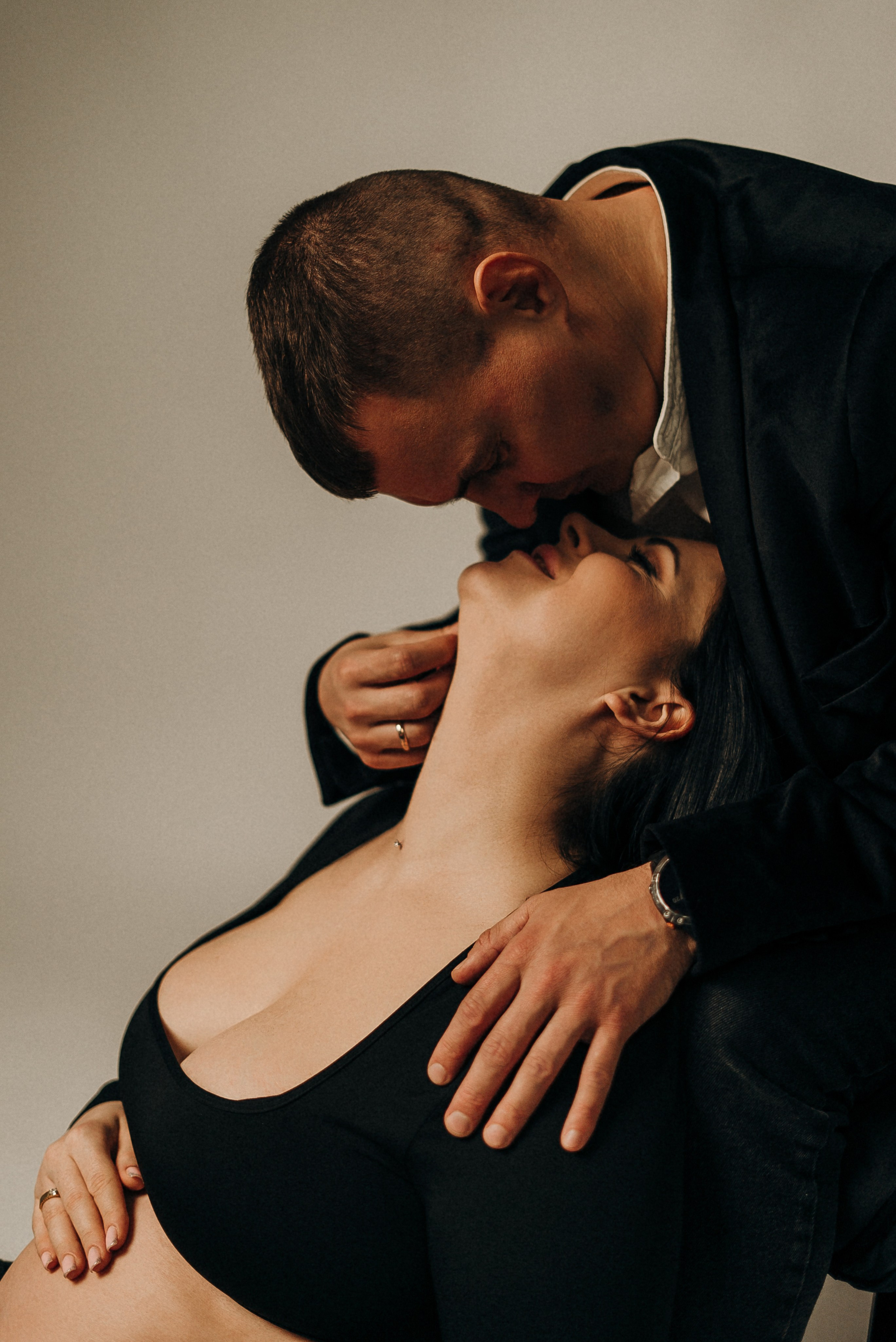 Фотосессия беременности на закате у Камня Афродиты | Maternity photoshoot at Aphrodite’s Rock. Портретный и семейный фотограф в Лимассоле Кипр Анна Руссу