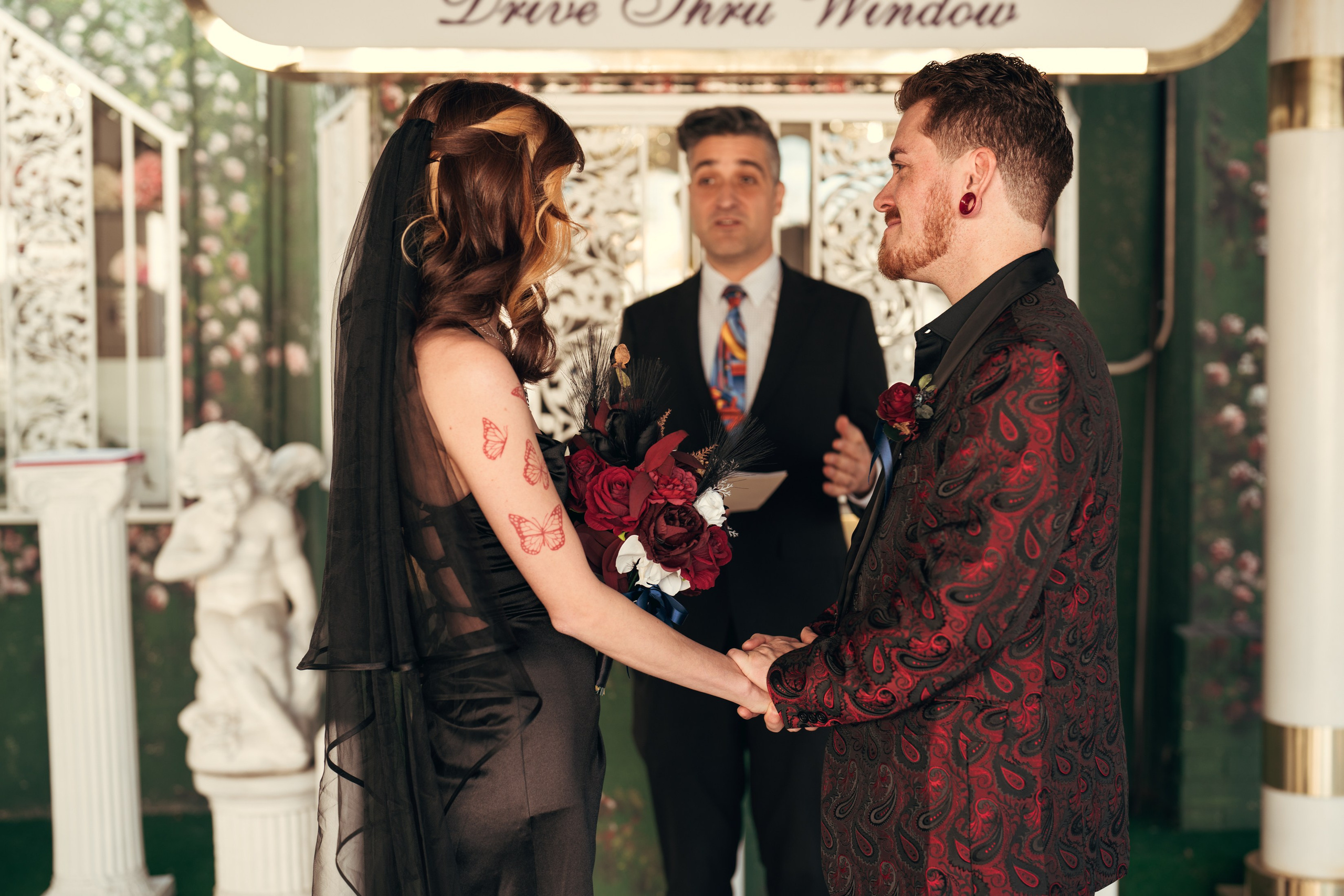 Jordan&Jarret. Wedding & elopement photographer Viktoriya Kravtsov. Las Vegas