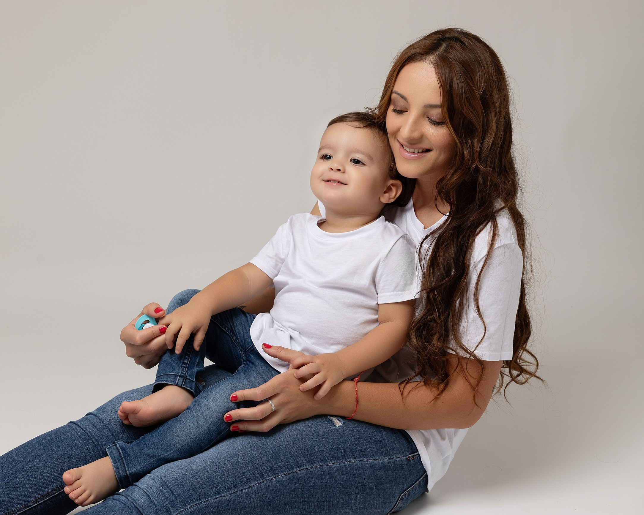 Sesiones de fotografía Infantil , sesiones de fotos la madre con niño o bebe , fotografía Infantil , fotografía familiar , fotos bebes pequeños