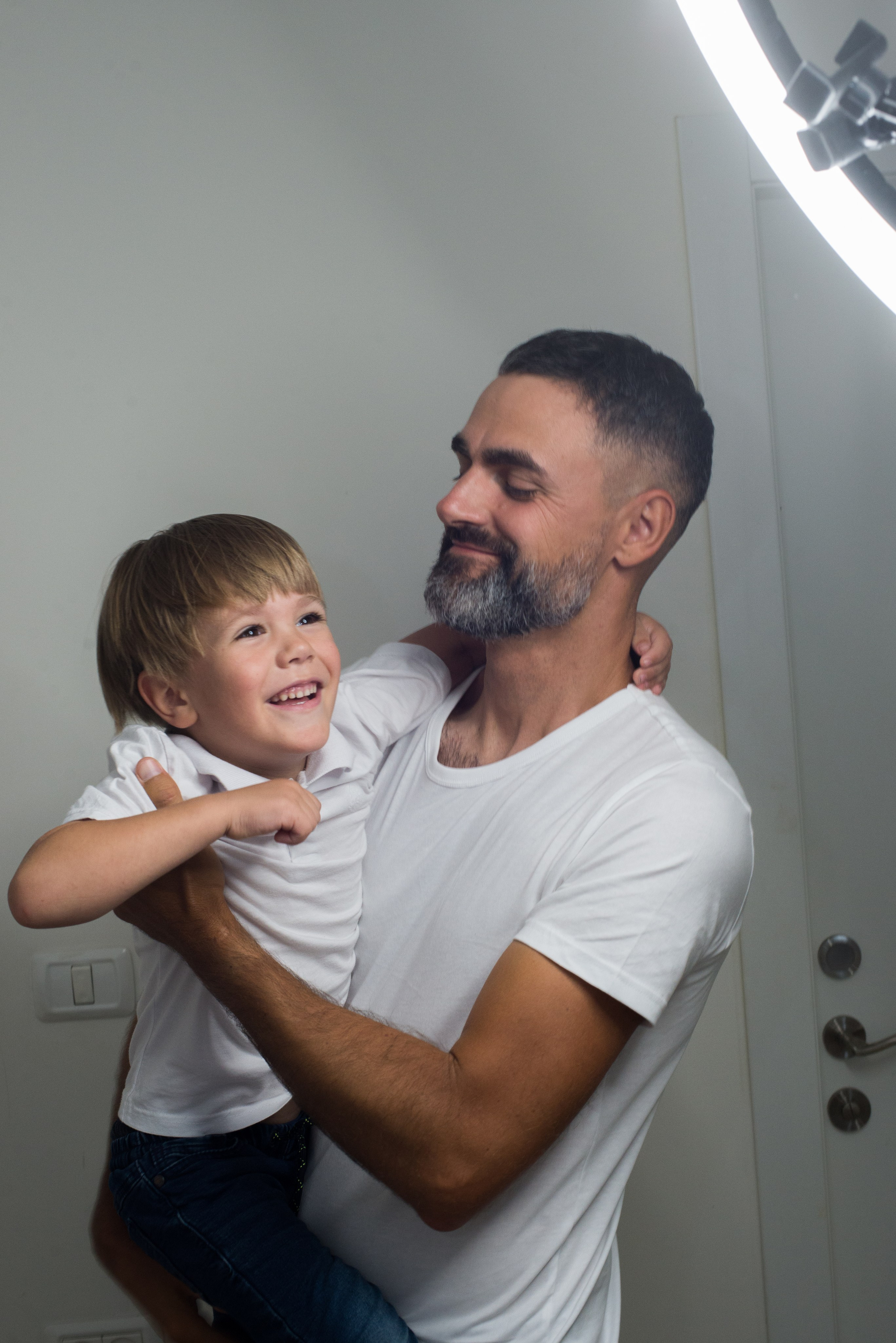 Катя, Андрей Мирон и Лео. Визуальный брендинг