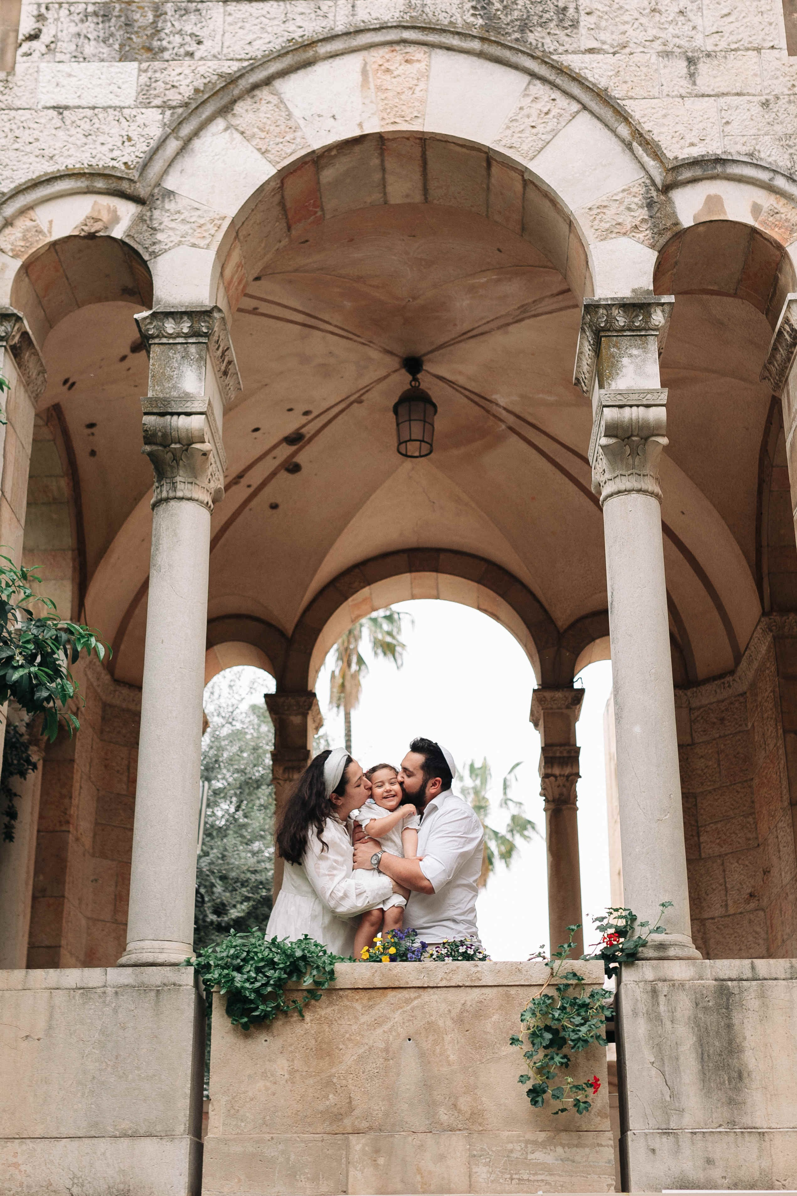 EXPECTING A BABY, JERUSALEM. PHOTOGRAPHER IN ISRAEL