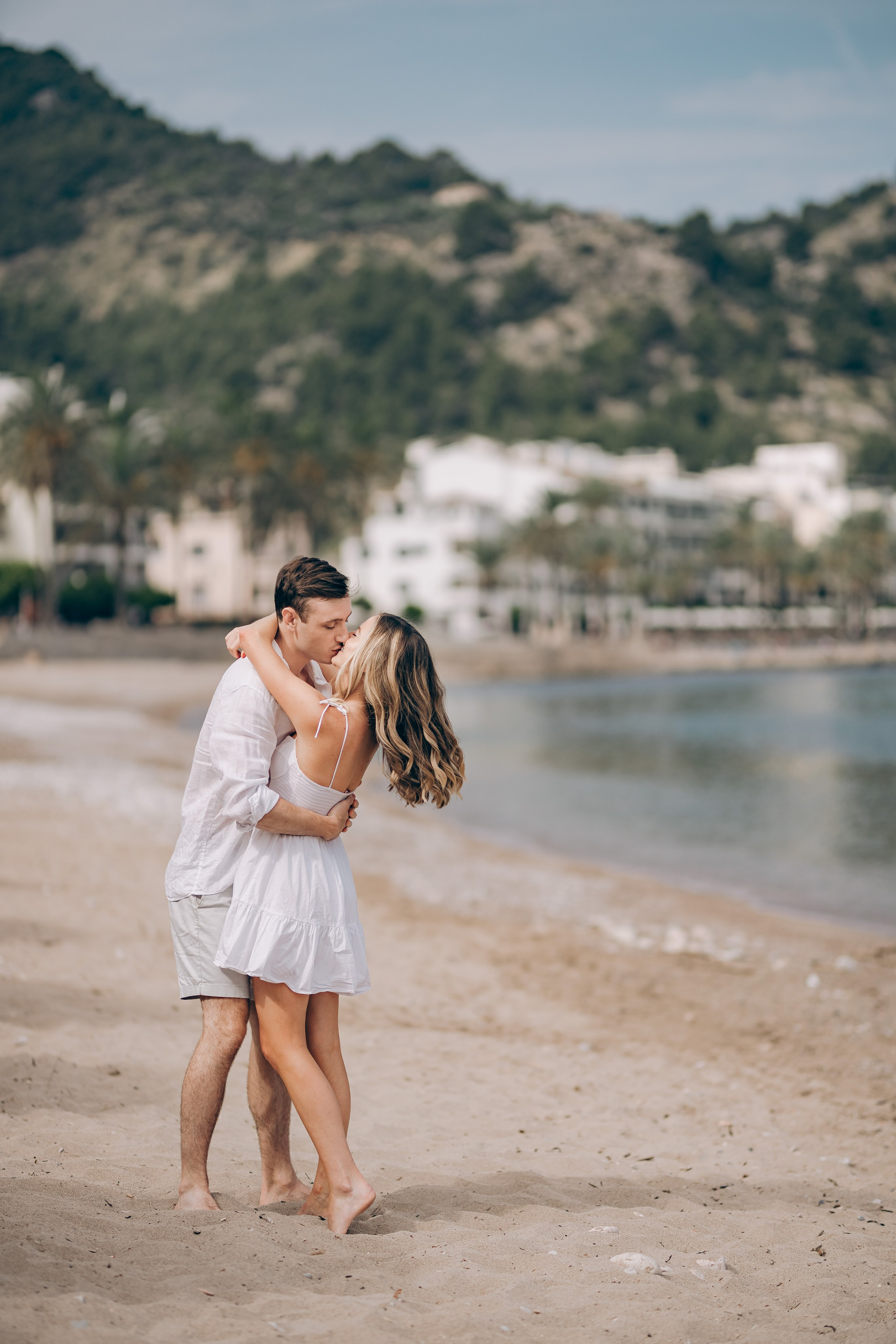 Relaxed Couple Session in Mallorca — Citrus Fields & Seaside. Фотограф у Пальма де Майорка