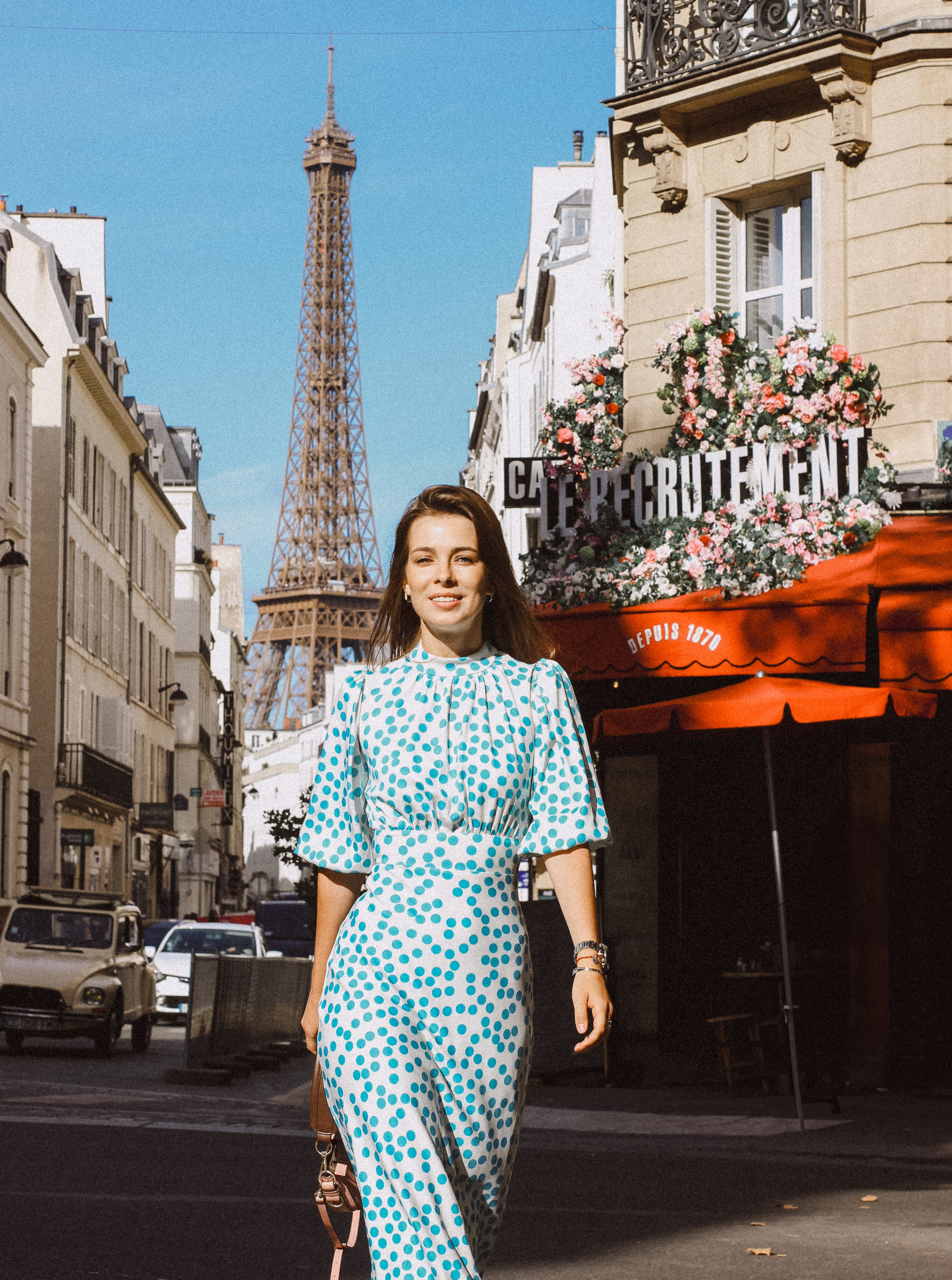 Street Style Photoshoot of Varvara in Paris | Vlada Photo Art. Photographer in Paris: Vlada PhotoArt