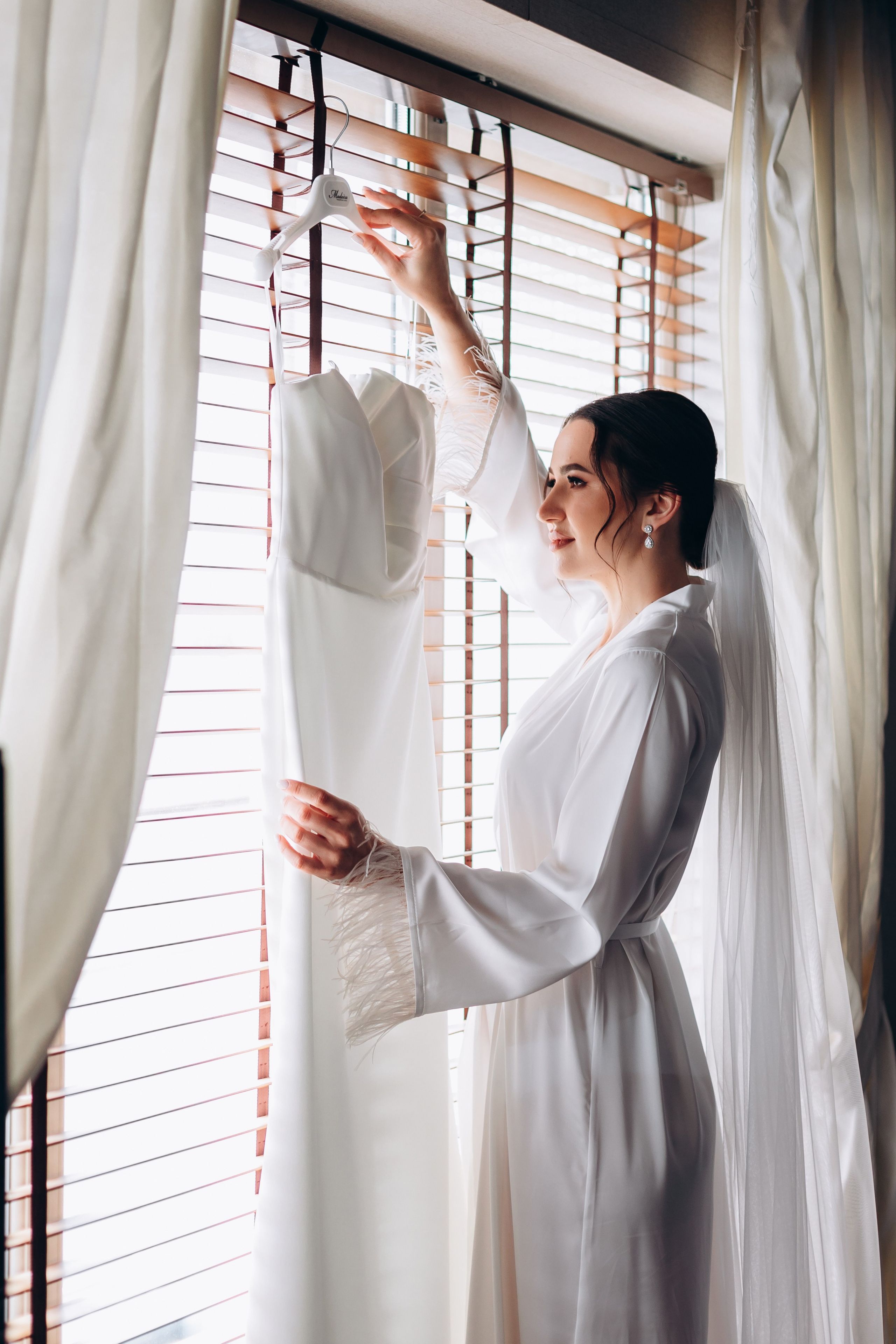 White Wedding. Wedding and Family Photograph