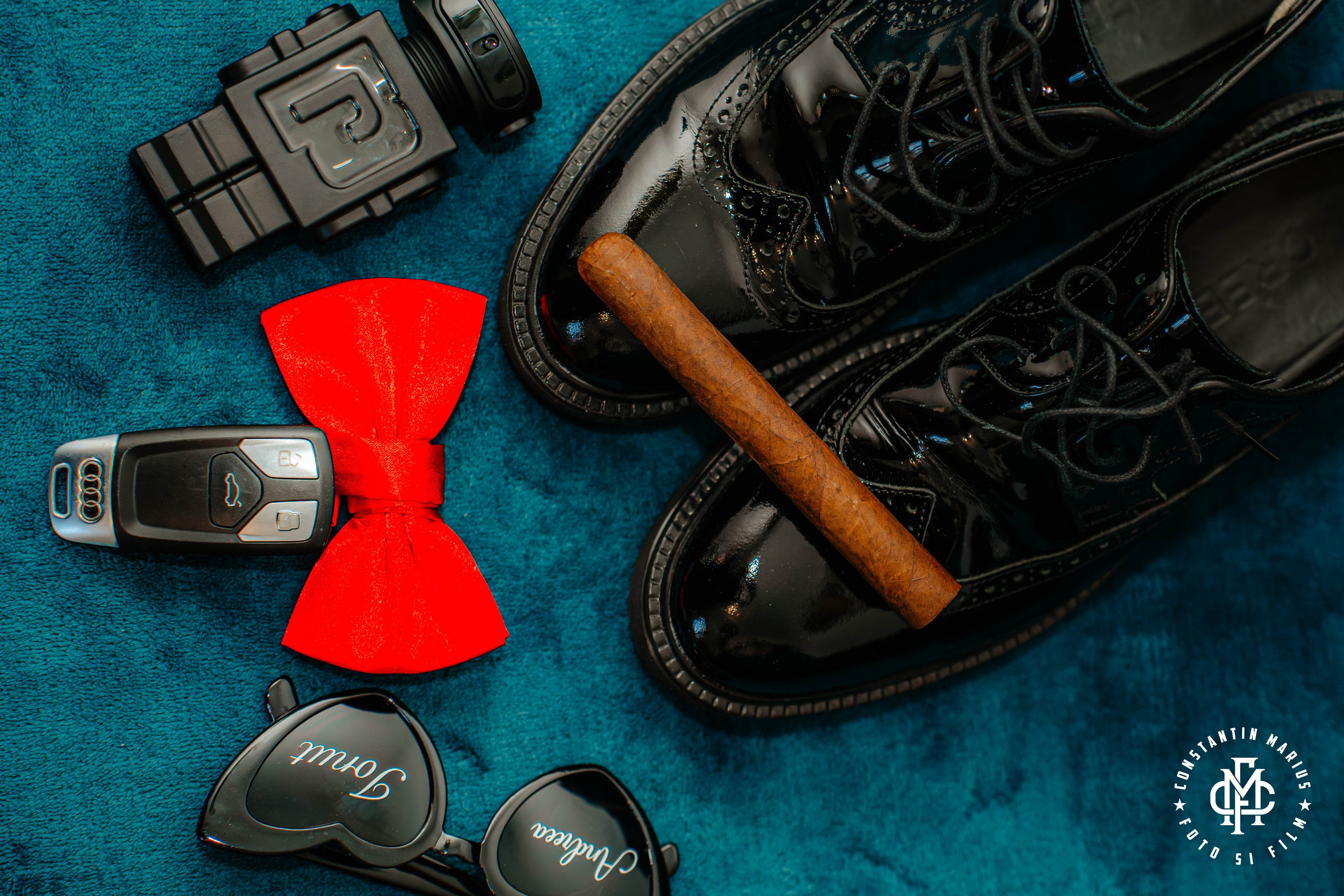 WEDDING PHOTOGRAPHY. DESPRE NOI