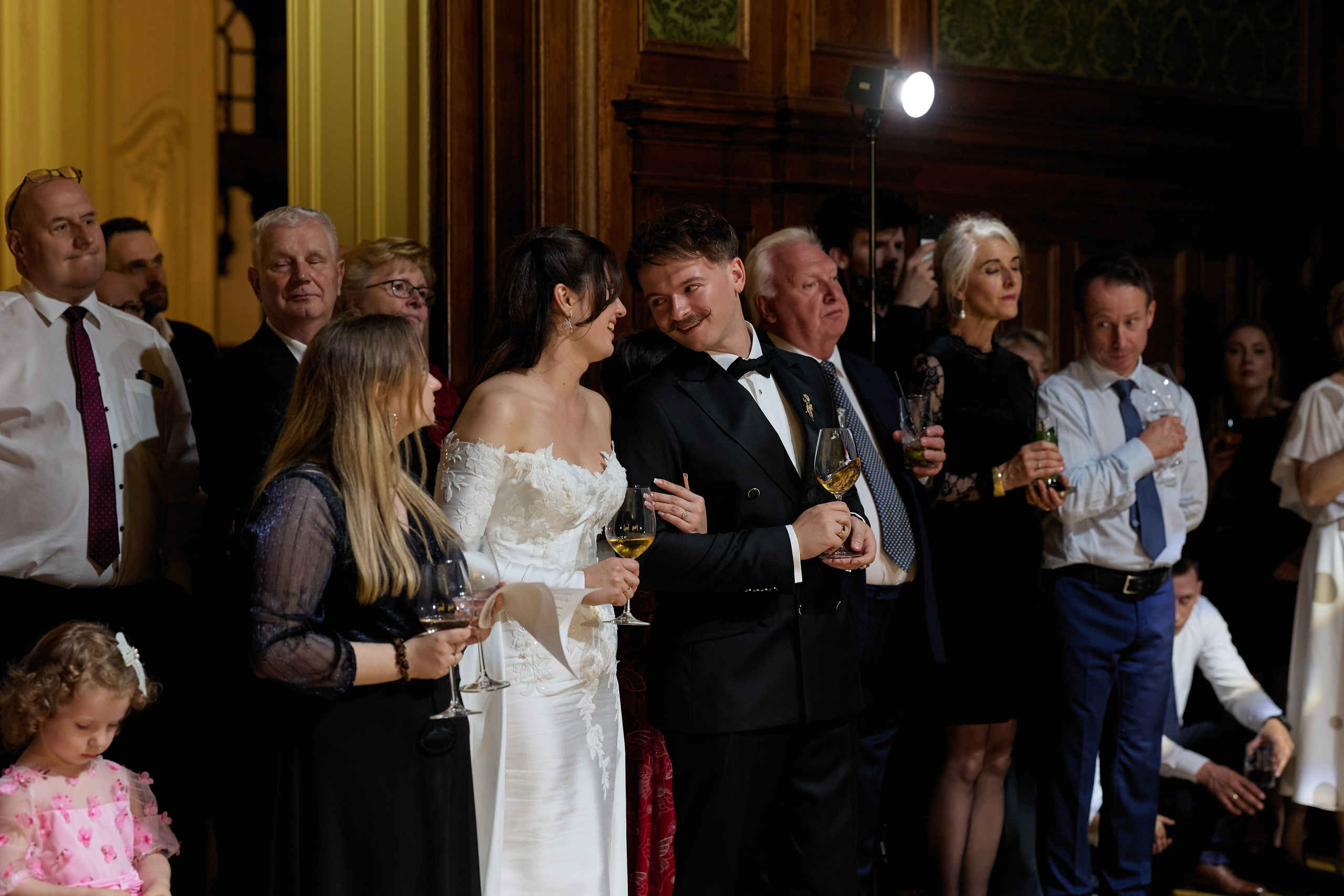 Wiktoria & Kacper. Pałac Goetz. Fotograf ślubny i rodzinny w Krakowie Yana Klymova