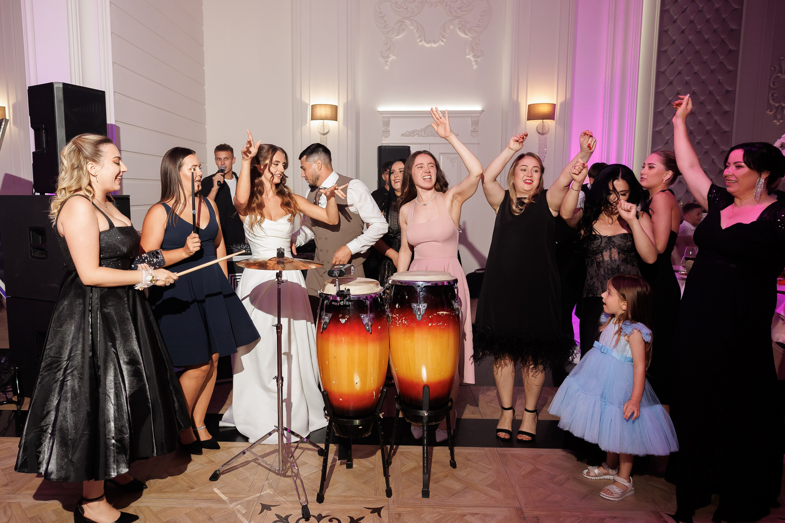 Eugen & Livia — Grand Elysee — Wedding Day. Servicii Foto și Video 067188353