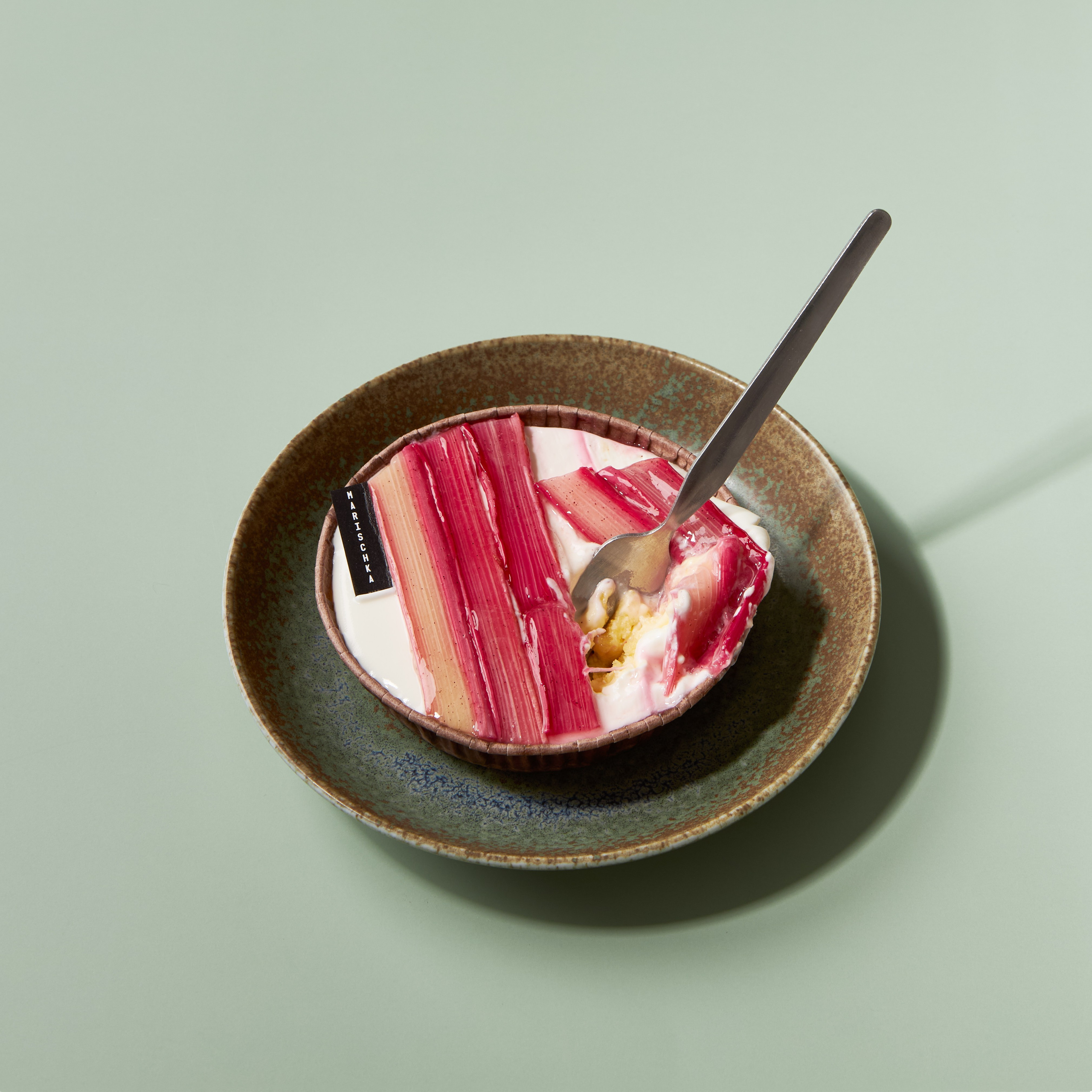 Lifestyle-Foto eines Tartes beim Verzehr, Content-Fotografie für Social Media, Werbung und Banner