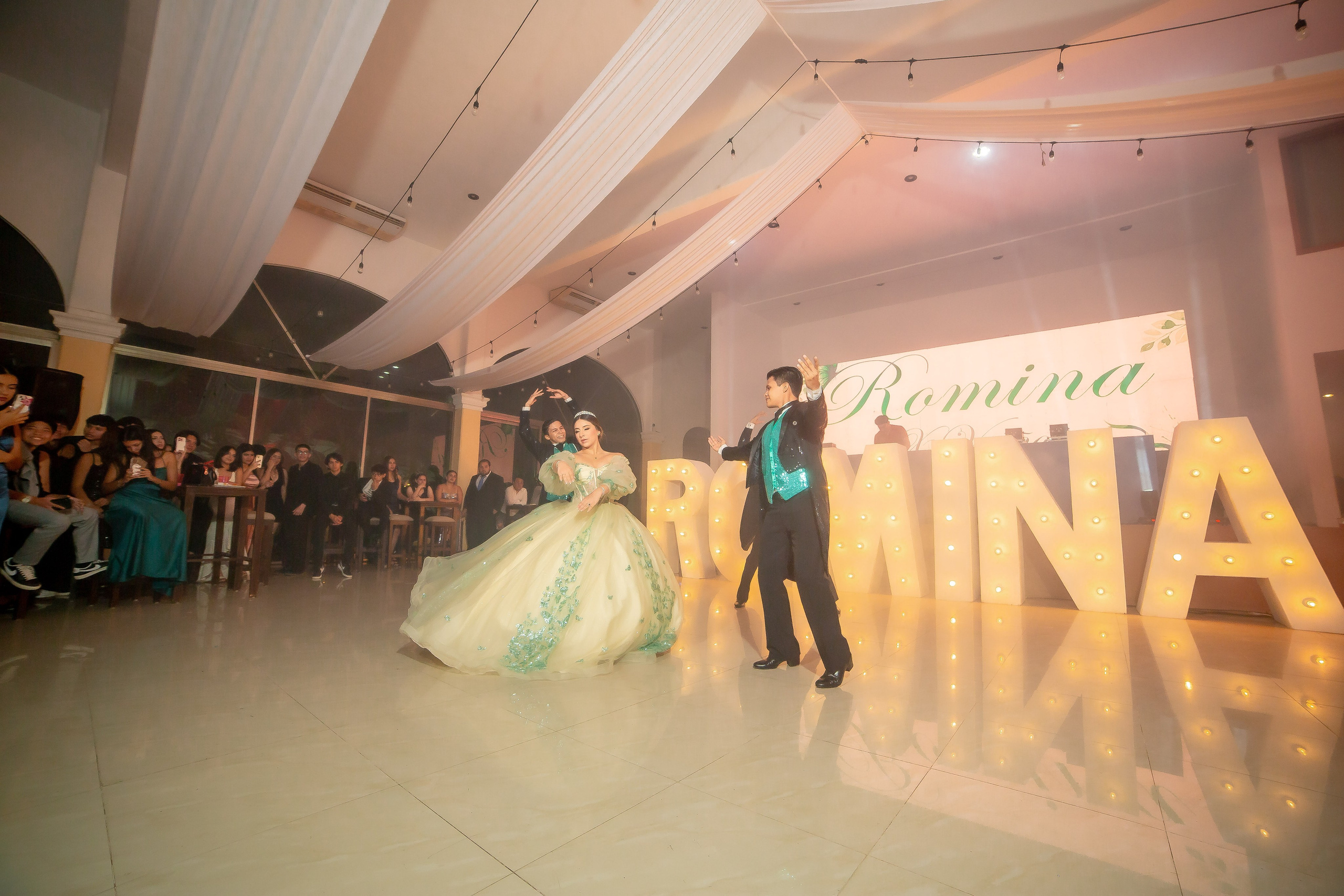 XV AÑOS ROMINA