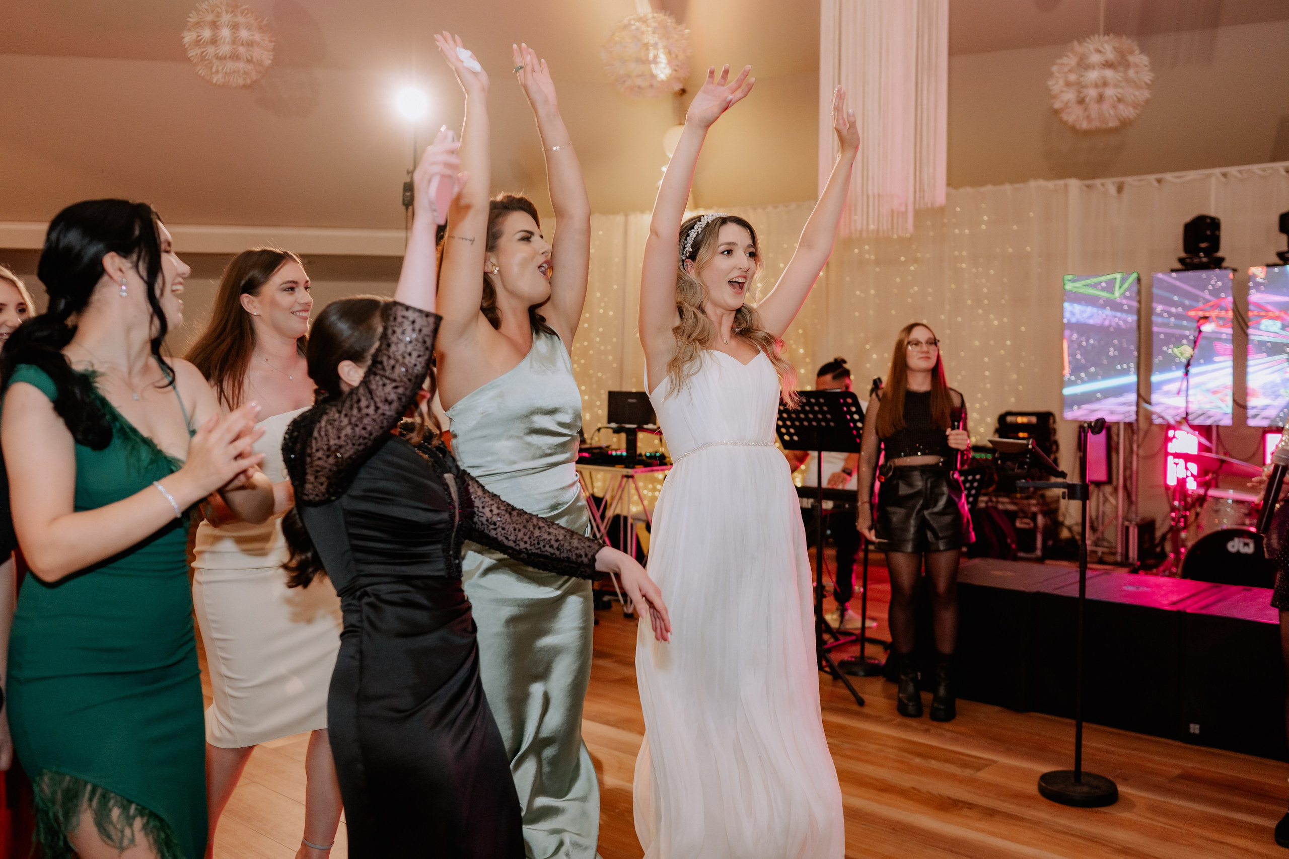 Madalina + Cosmin | Wedding day. Proud Vision Weddings | Wedding Photography & Film — Servicii profesionale Foto Video Nunta Iasi