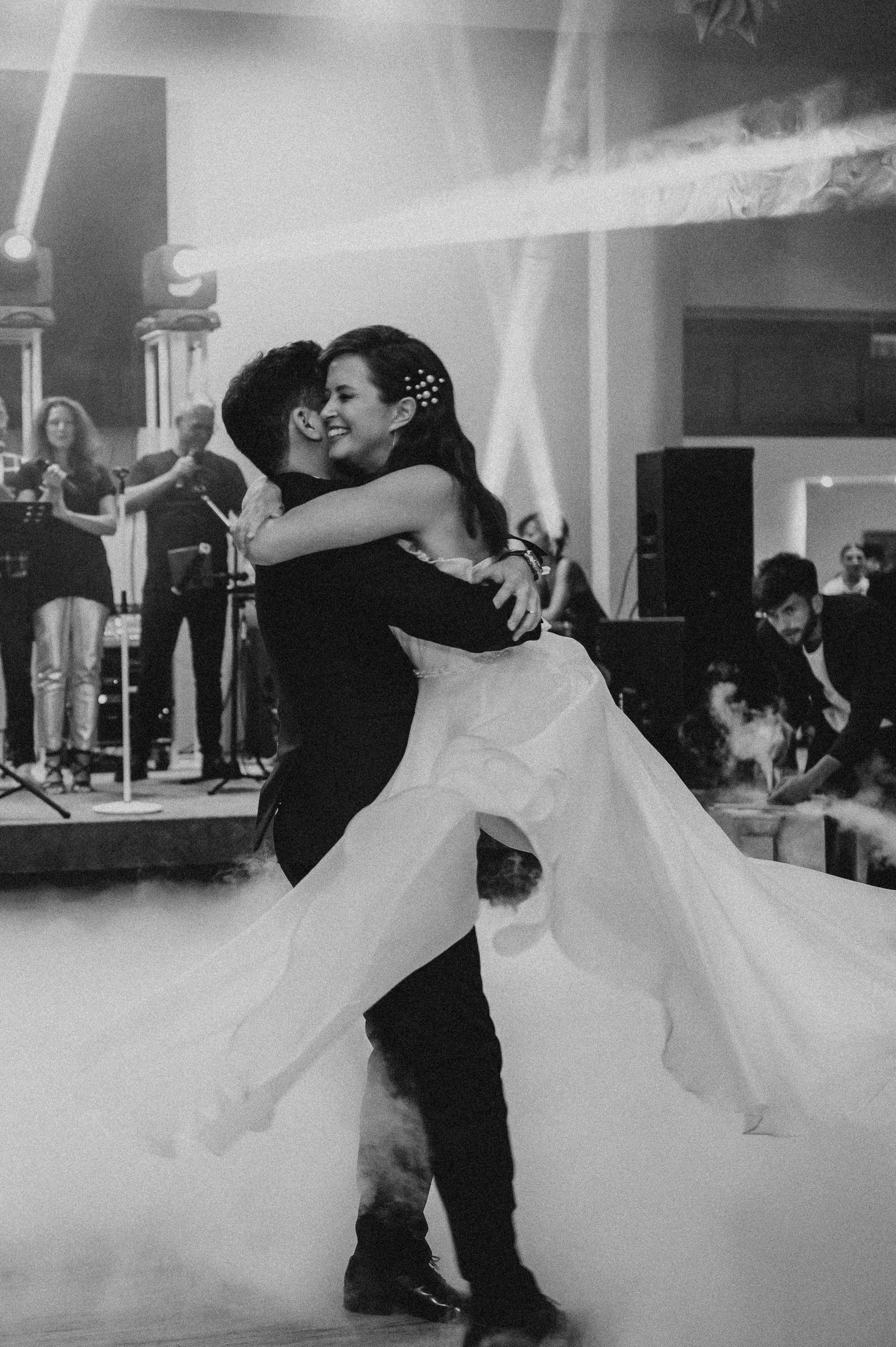 Servicii foto video profesionale pentru evenimentul tau. Proud Vision Weddings | Wedding Photography & Film — Servicii profesionale Foto Video Nunta Iasi