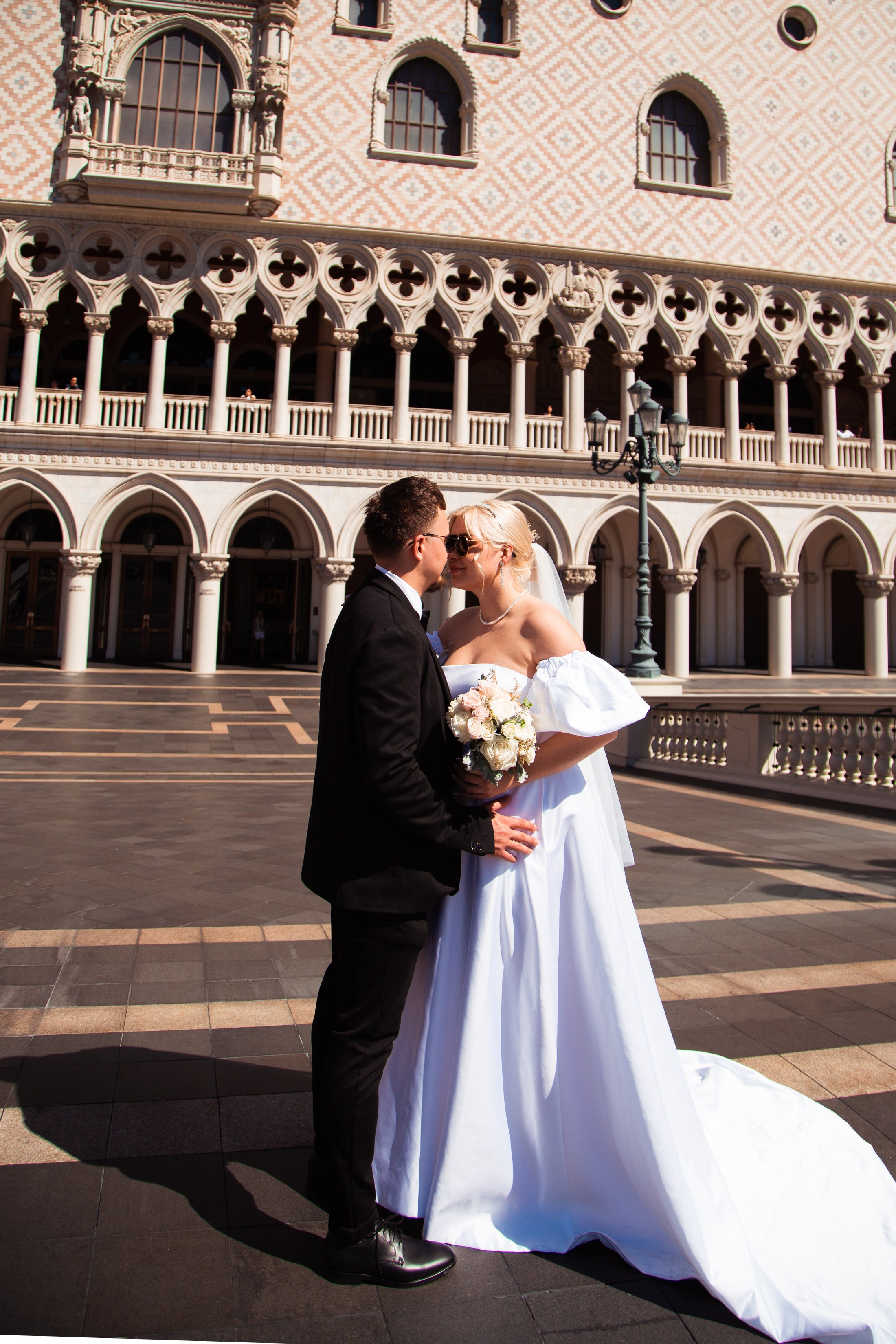 M&N. Wedding & elopement photographer Viktoriya Kravtsov. Las Vegas