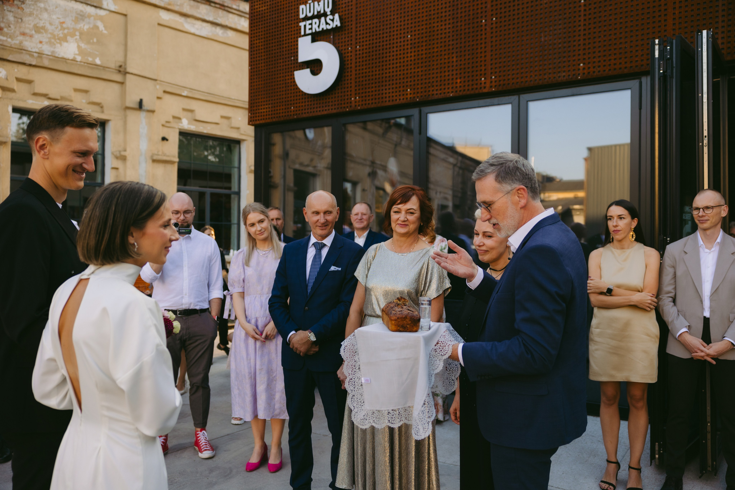 Miglė ir Mindaugas | 2024 | MIESTO VESTUVĖS. Vestuvių ir šeimų fotografė Lena Bondarenko / belove photo