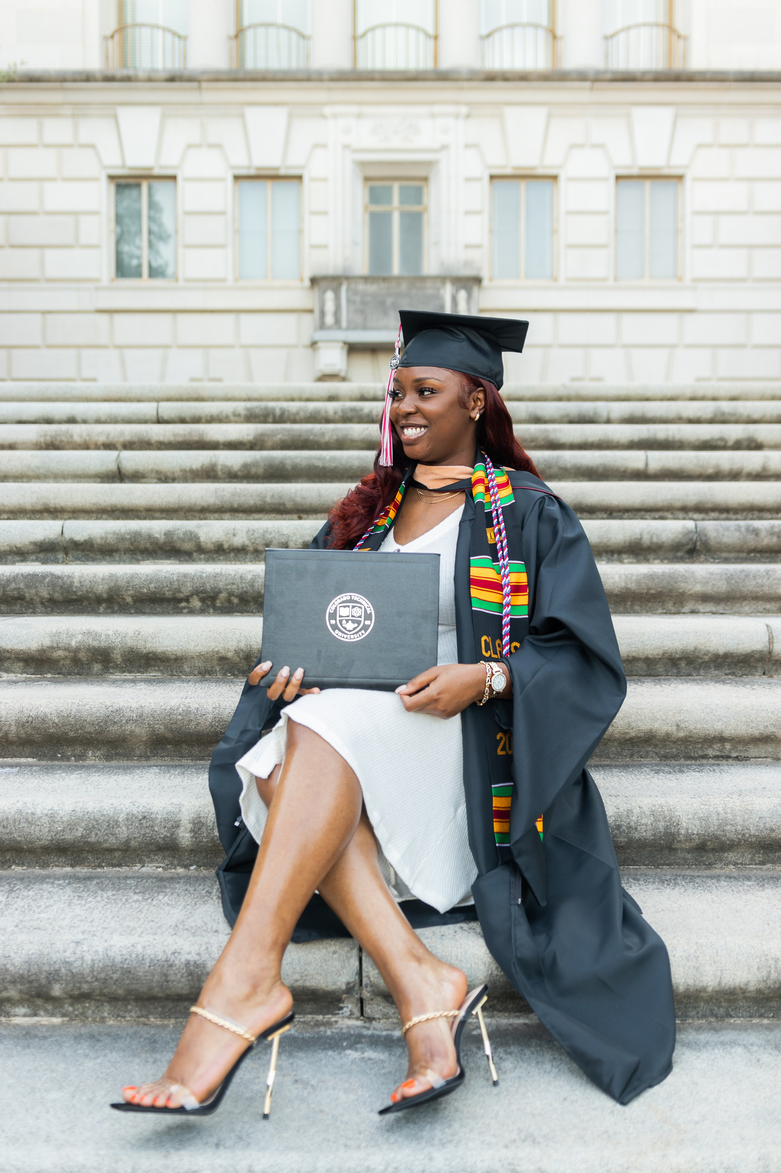 Tiondra’s campus senior photoshoot at UT Austin