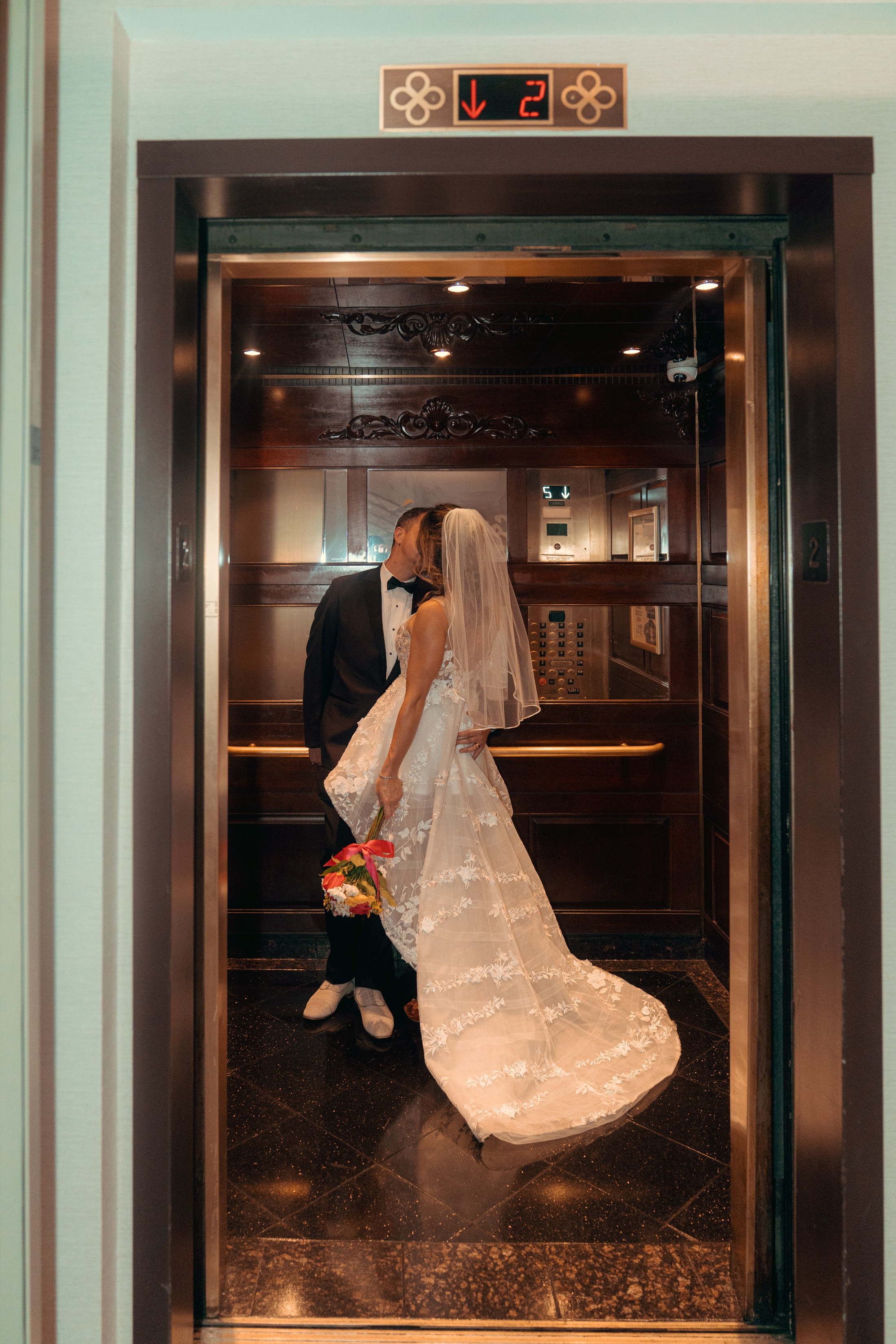 Rachel&Dan. Wedding & elopement photographer Viktoriya Kravtsov. Las Vegas