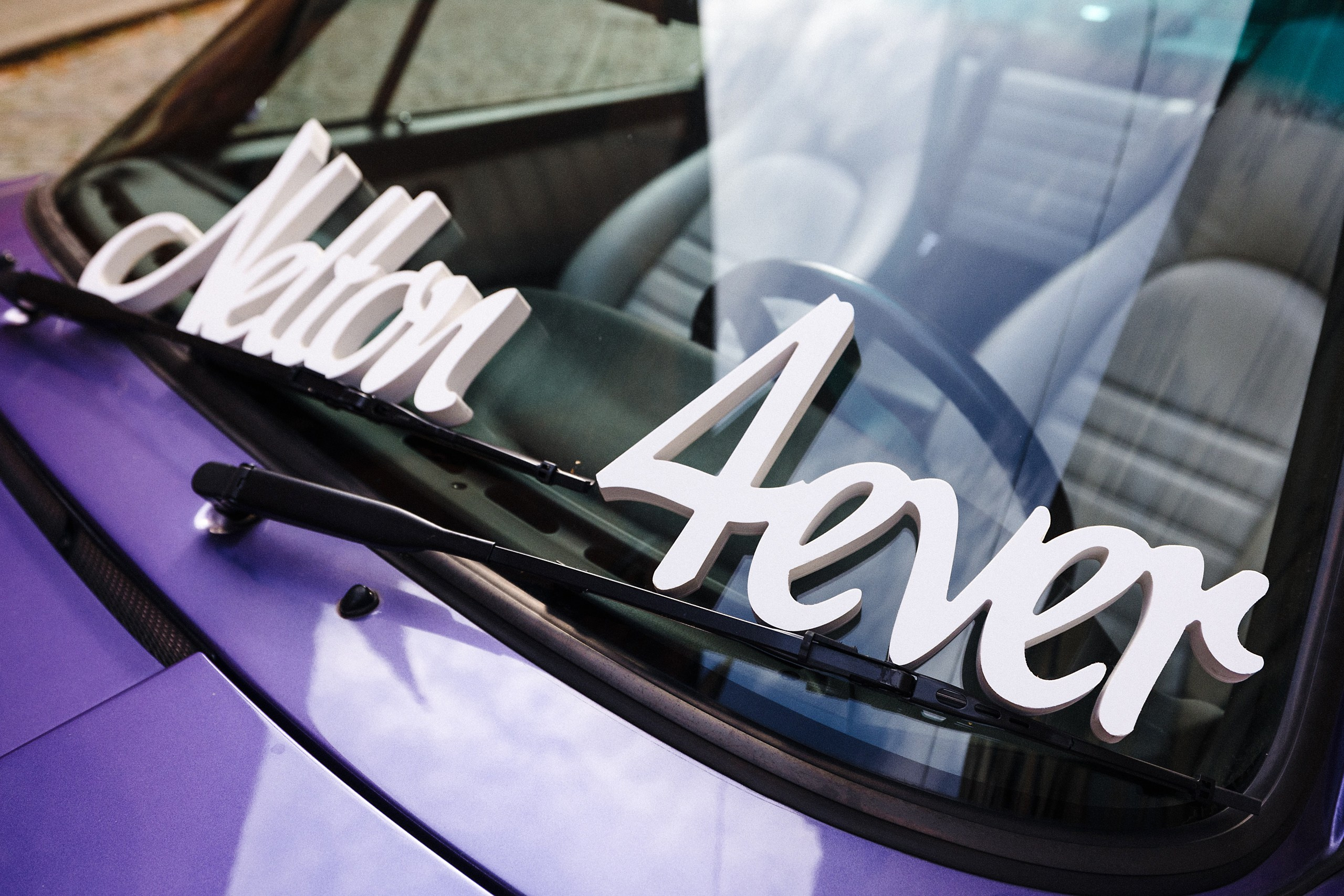 Юбилей свадьбы — 10 лет вместе, Porsche, страсть и стильная фотосессия в Риге. Евгений Тимофеев | Свадебный и контент-фотограф и видеограф в Риге