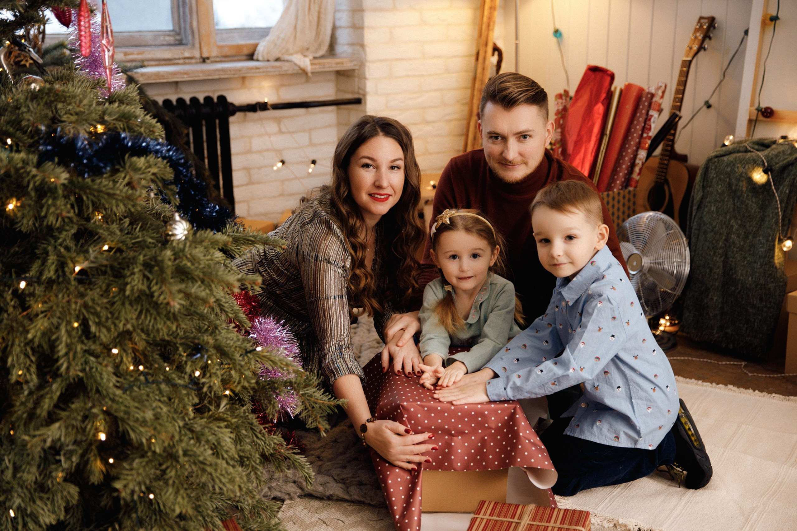 Christmas and New Year photo sessions in Riga, Latvia in studio. Evgeny Timofeyev | Wedding & Content photographer and videographer