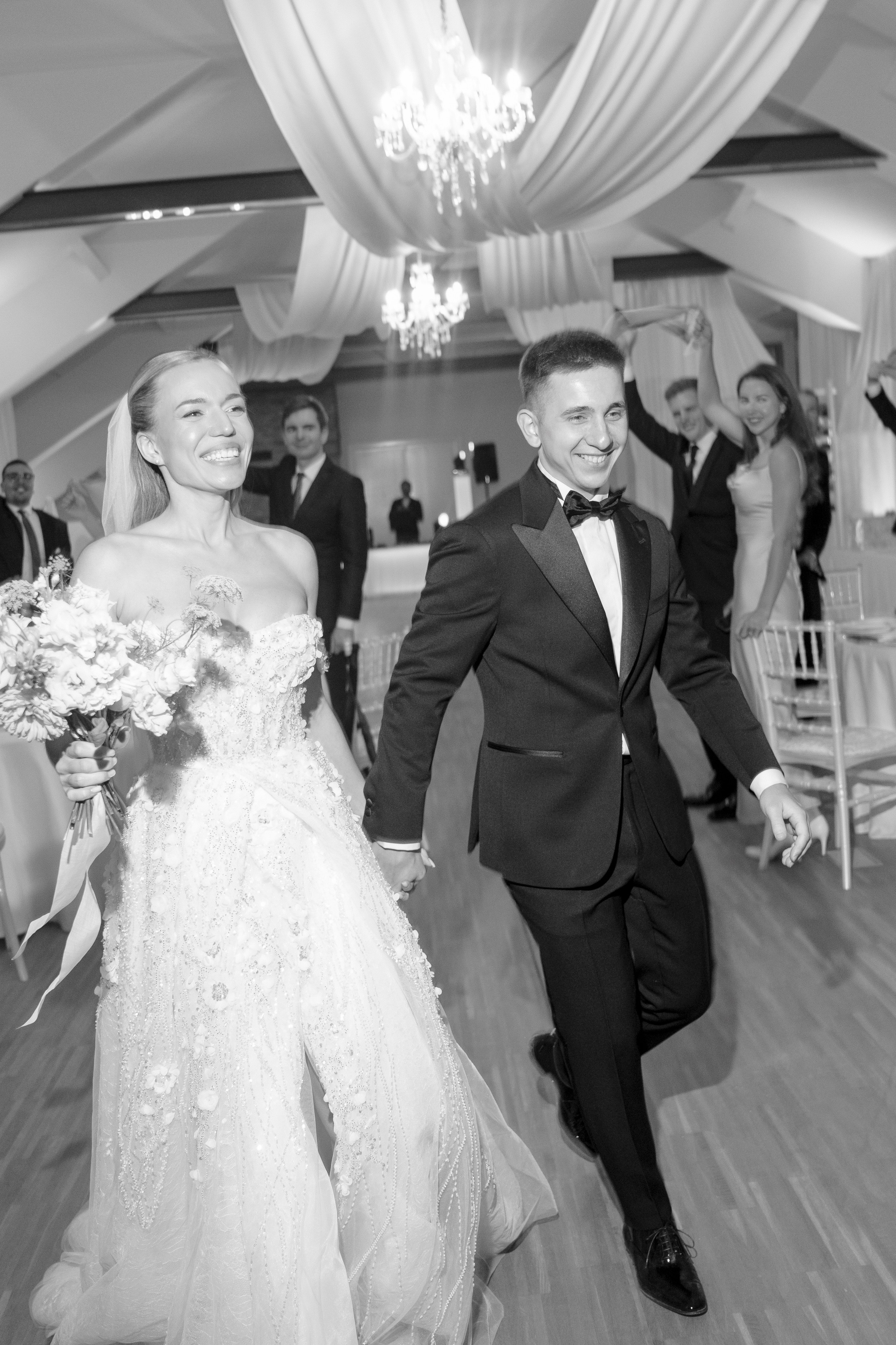 RAW Studio | Luxury Wedding Photography at Ratměřice Castle. Raw Studio: Capturing Elegant weddings accross Europe