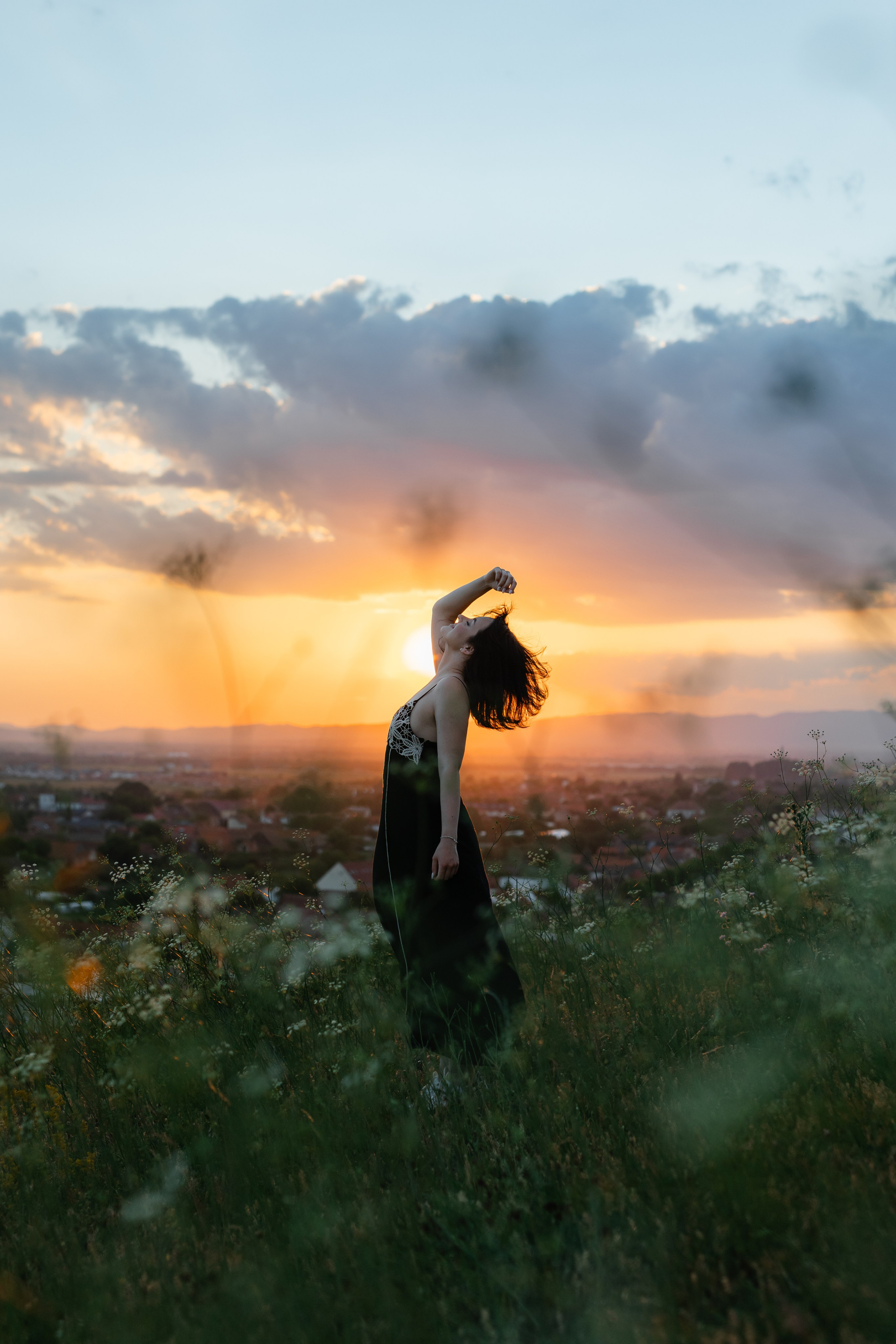 Laura — Portrait. Main