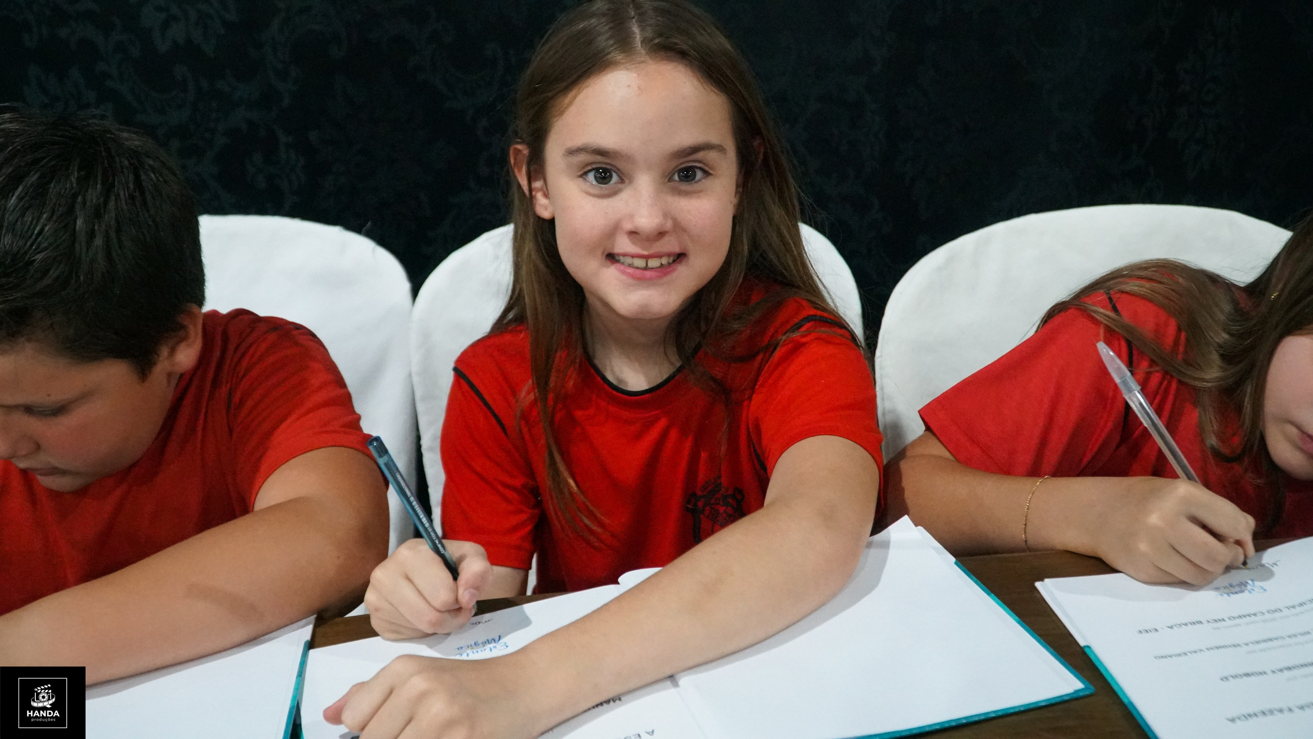 Noite autógrafos colégio Aurélio Buarque de Holanda. Handa Produções