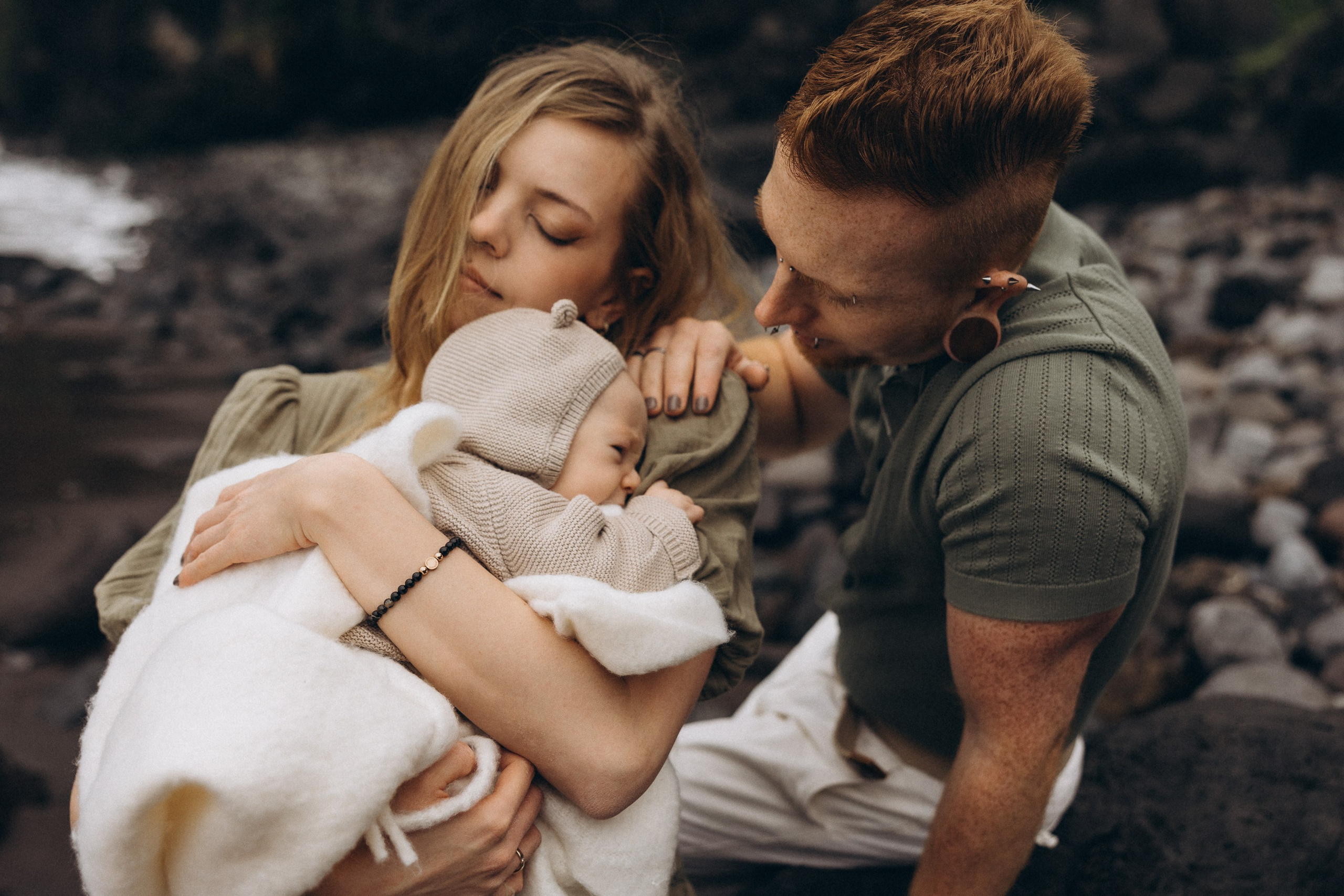 Family photoshoot at Seixal beach