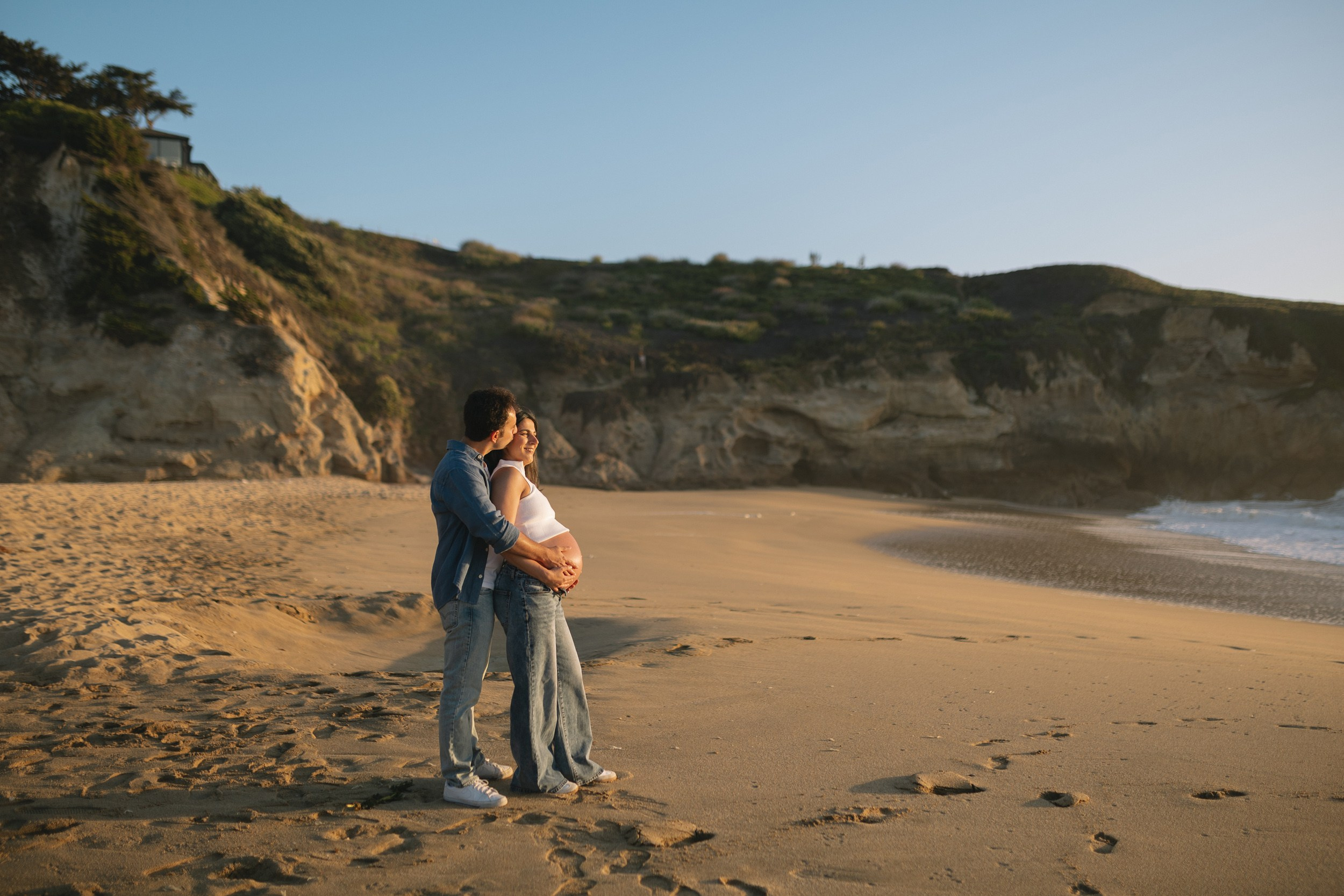 Sunset At Montara State Beach | Maternity Photo Session. Maternity, newborn photographer in the Bay Area|Iryna Rakivnenko