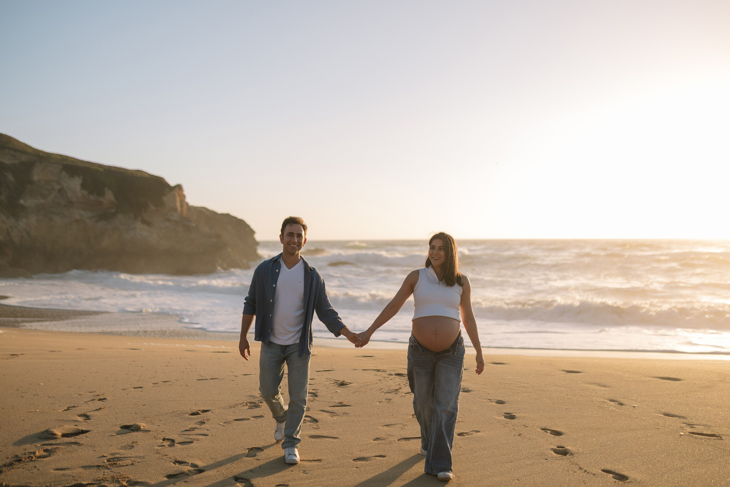 Sunset At Montara State Beach | Maternity Photo Session. Maternity, newborn photographer in the Bay Area|Iryna Rakivnenko