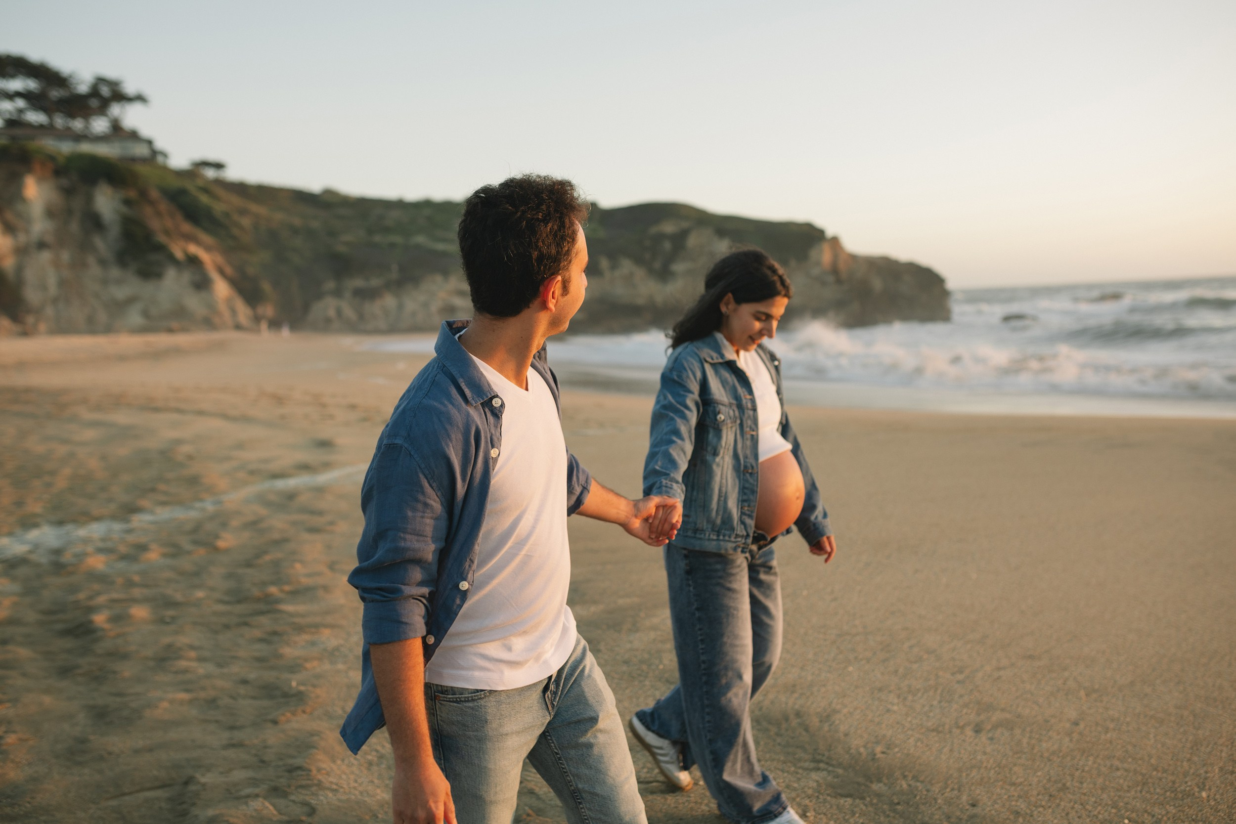 Sunset At Montara State Beach | Maternity Photo Session. Maternity, newborn photographer in the Bay Area|Iryna Rakivnenko