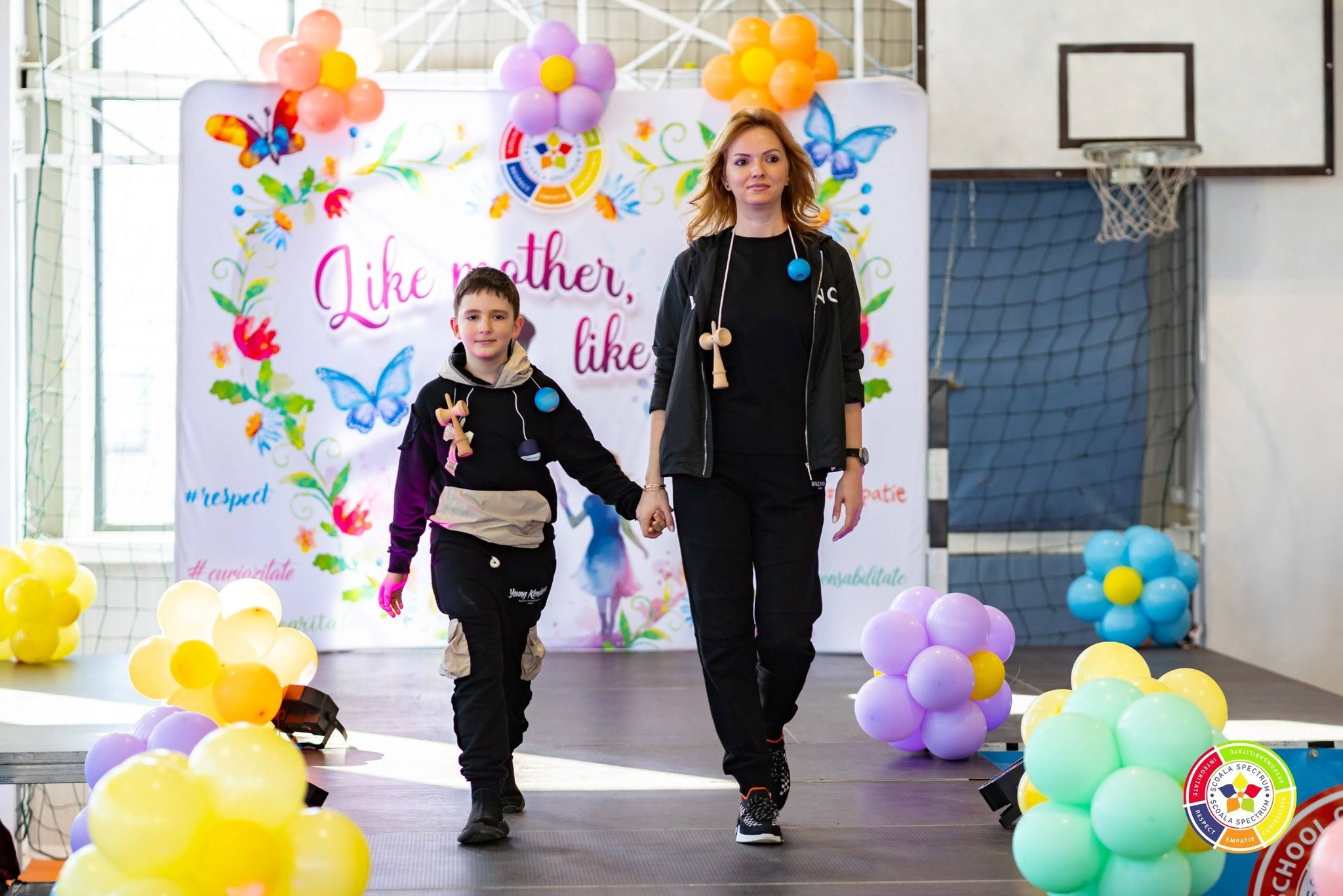 Spectrum “Like Mother, Like Child”. Adelinne — fotograf profesionist în Constanța pentru familii, bebeluși și evenimente