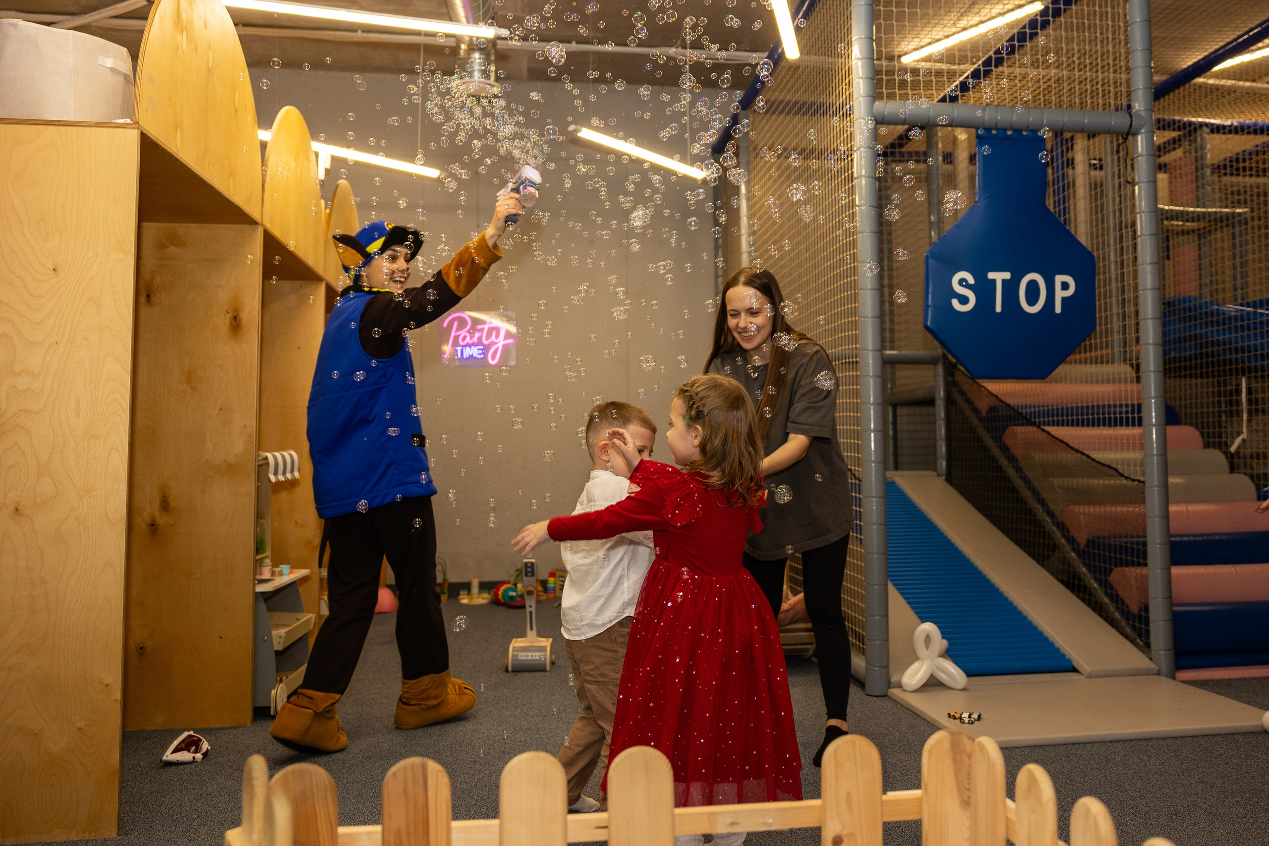 День рождения Артёма 24 января 2026 года. Семейный и детский фотограф в Варшаве Мила Бобровская