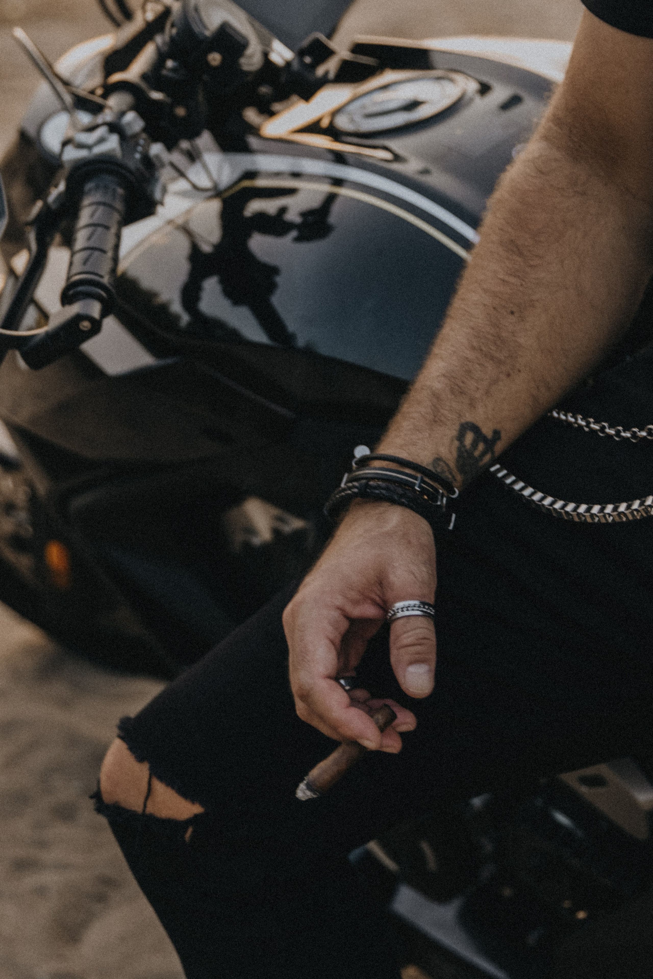 Мужская фотосессия в Анталии. Фотосессия для мужчин. Фото с мотиком. Мужская фотосессия в Анталии. Мужская фотосессия в Турции.