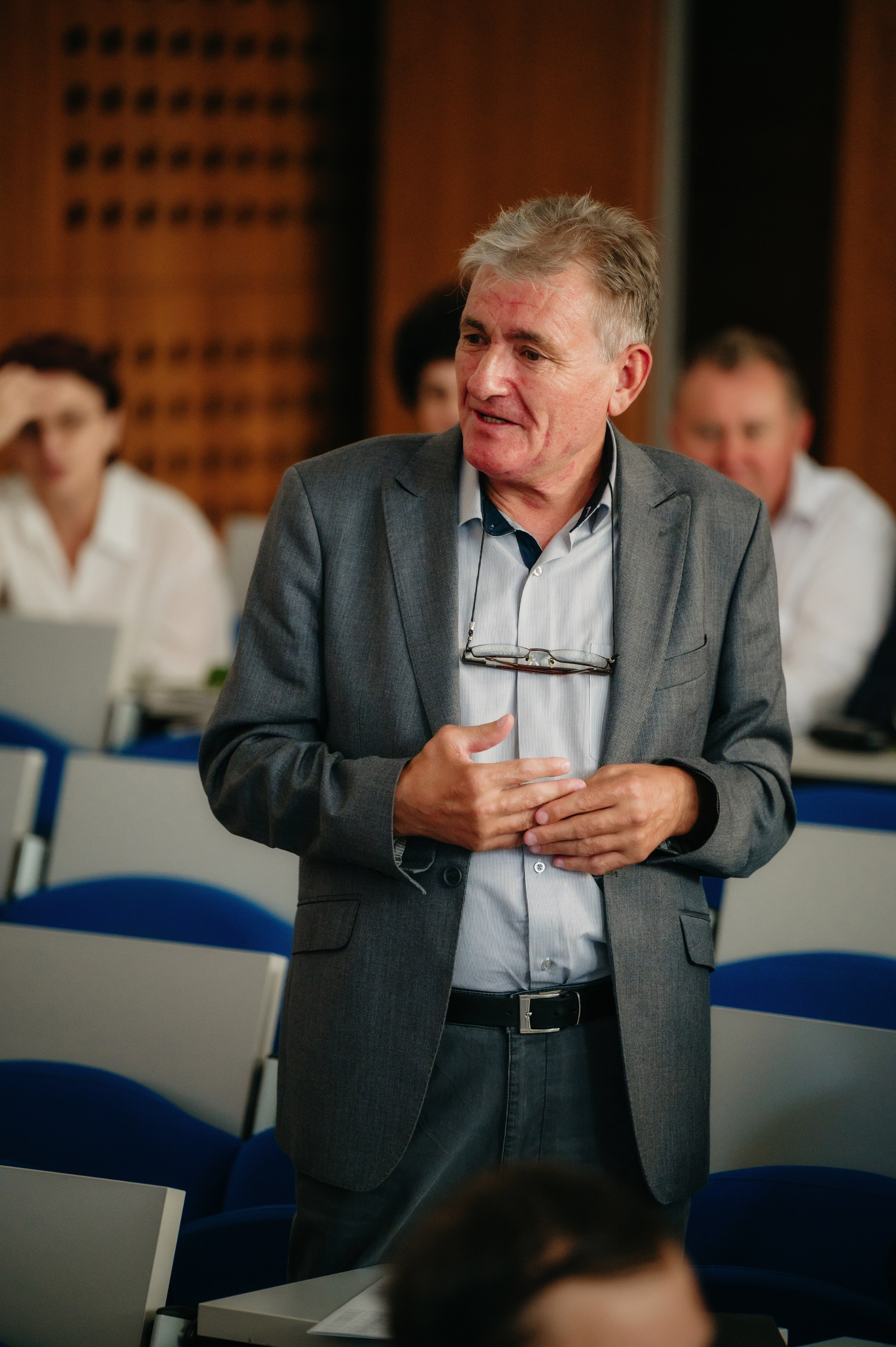 Medicina Veterinara — dupa 30 de ani…. Laurentiu Stefan StoryTeller