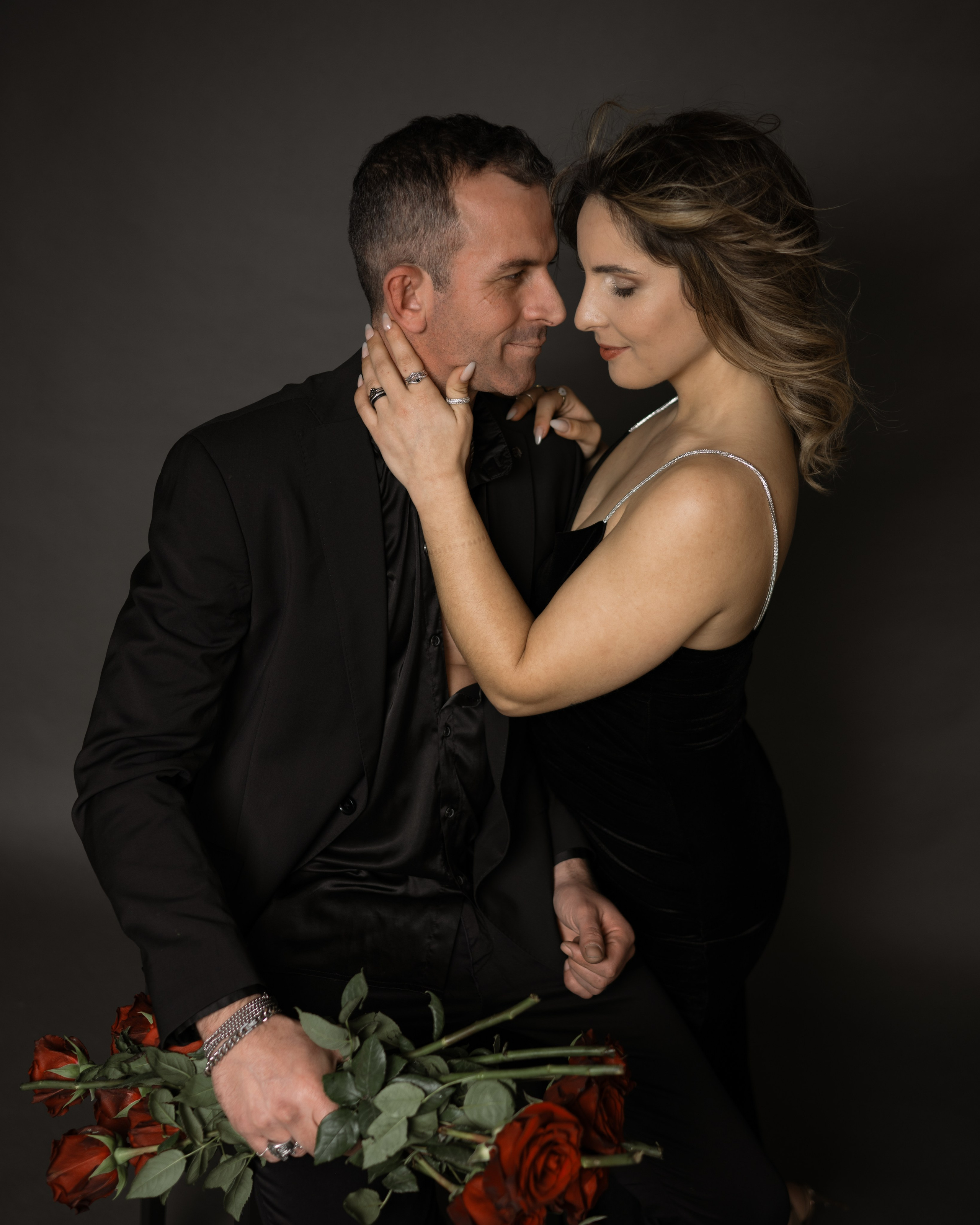 ANA and NELSON. Studio. Anastasiia Antoniuk portrait, family and couple photographer, Portugal
